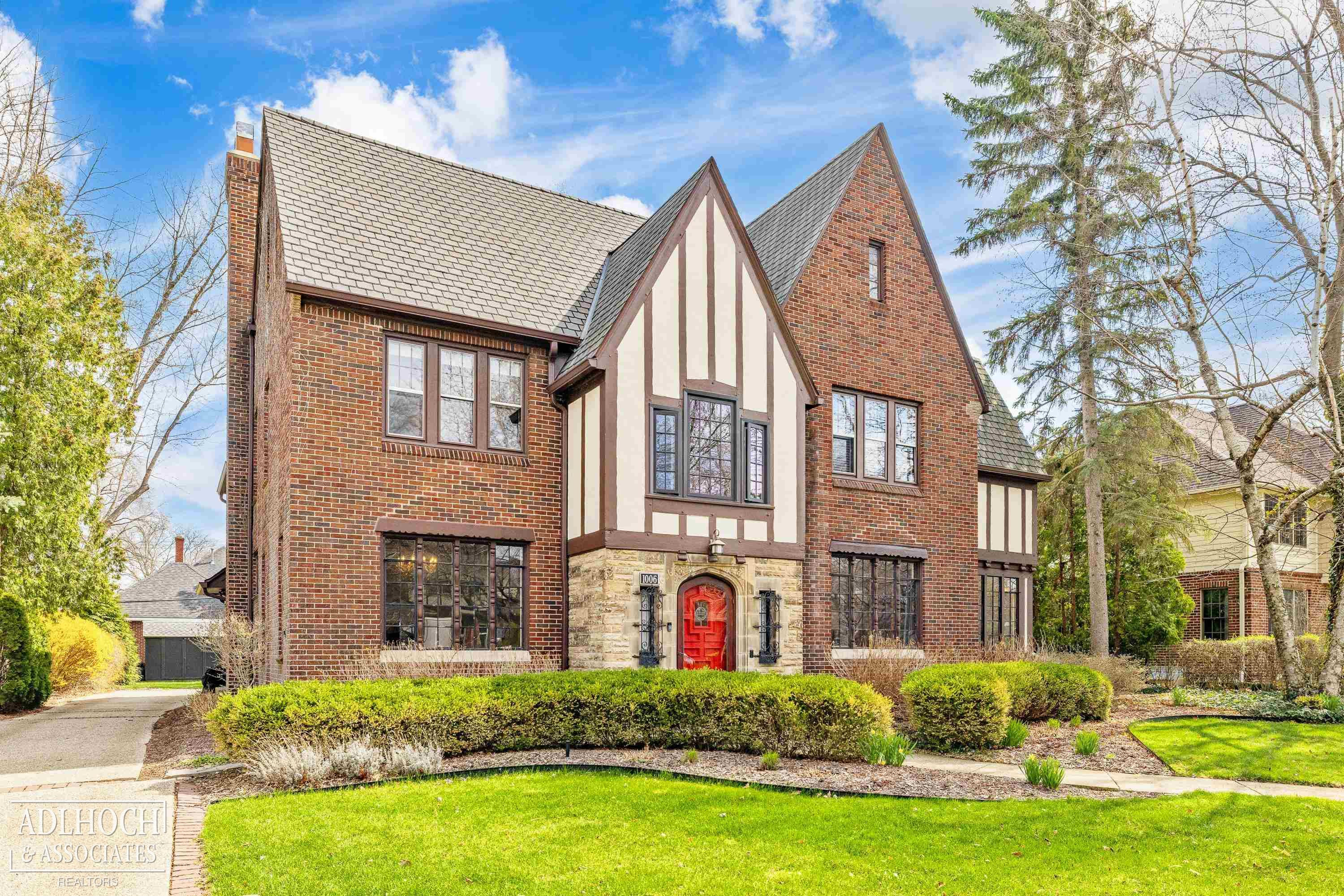 1006 Kensington Avenue, Grosse Pointe Park, MI 48230 — Photo 2