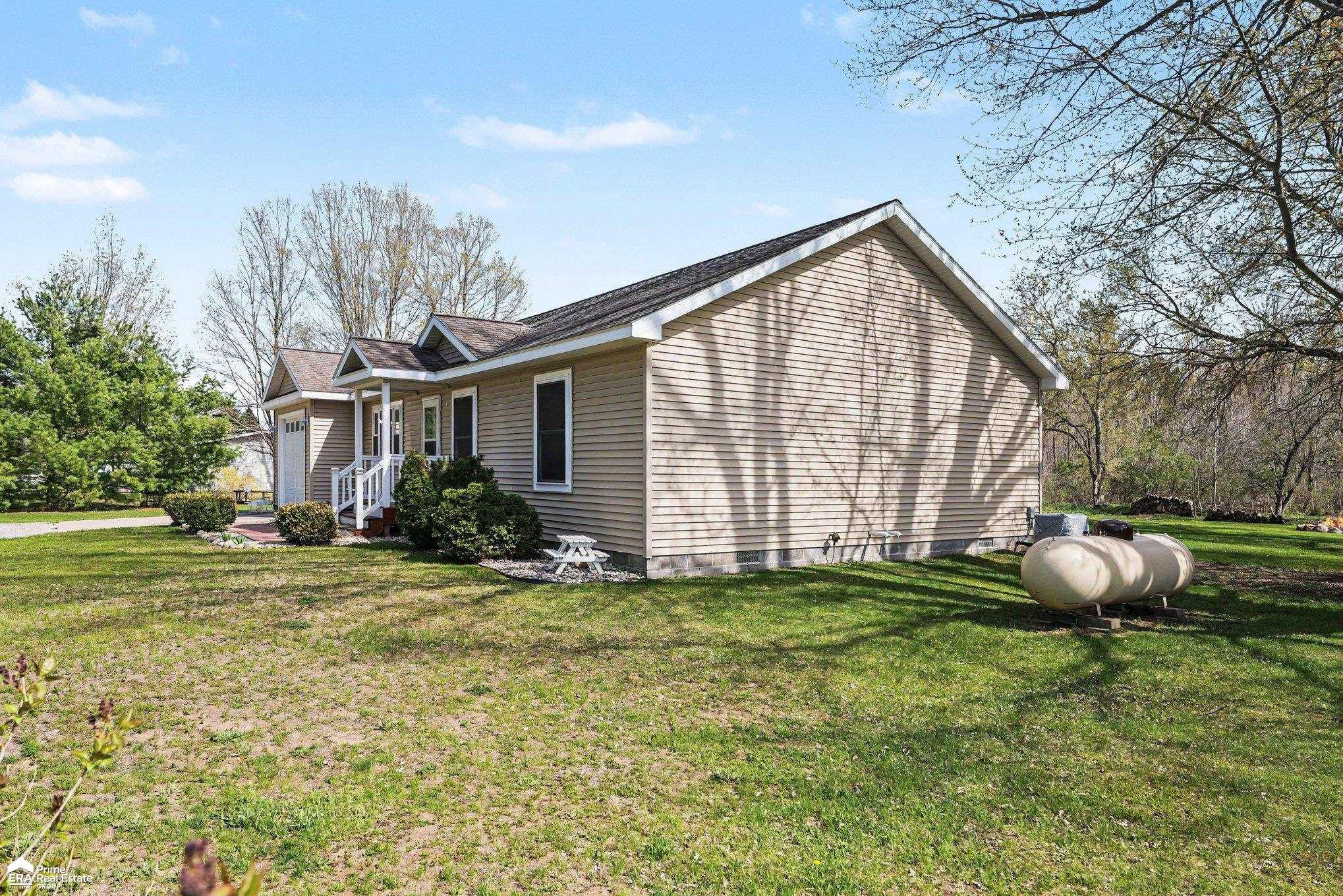 510 E Main Street, Hale, MI 48739 — Photo 22