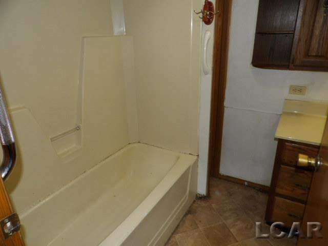 1138 E Hunt Street, Adrian, MI 49221 — Photo 9