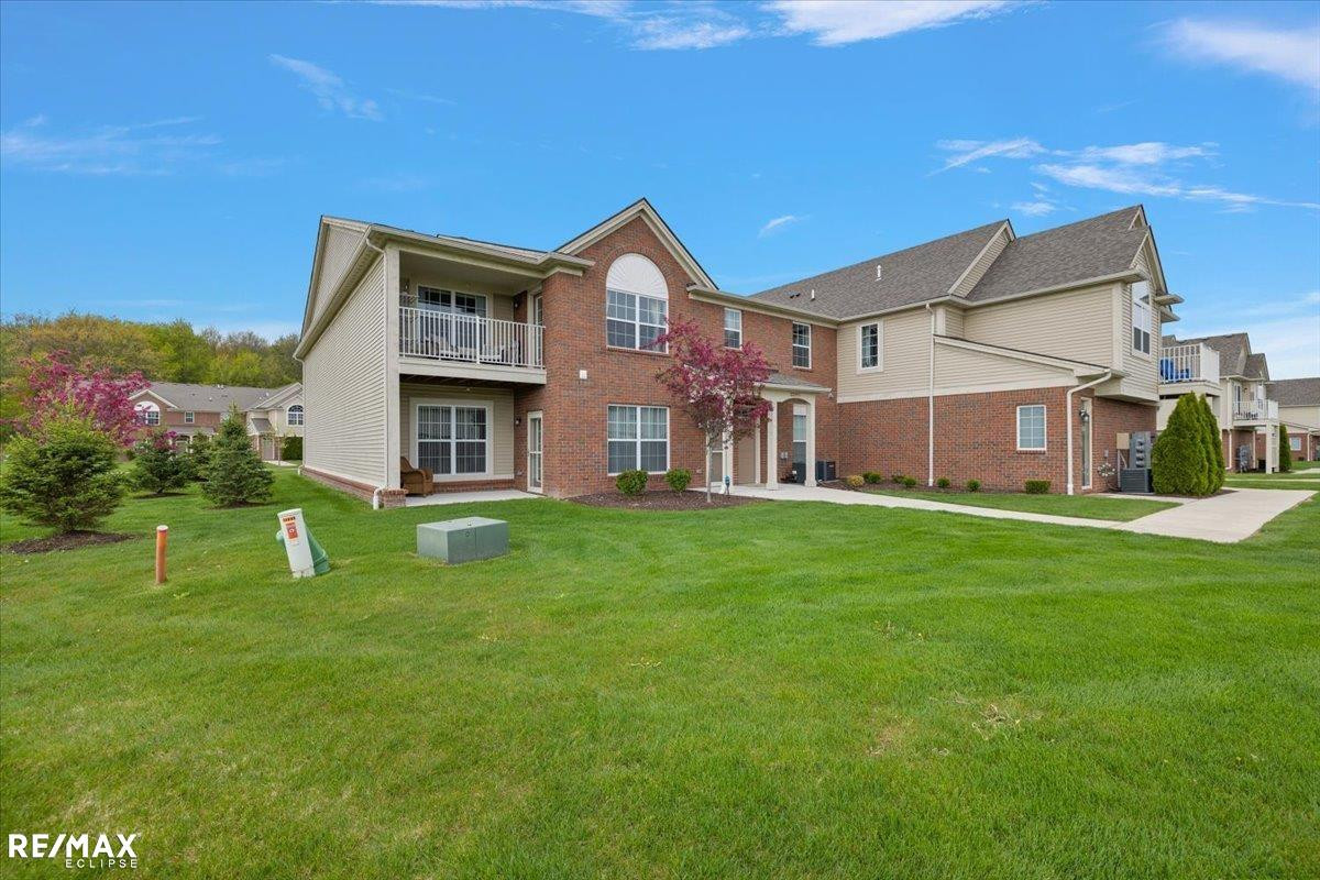 22095 Aberdeen Drive, MI 48042 — Photo 4