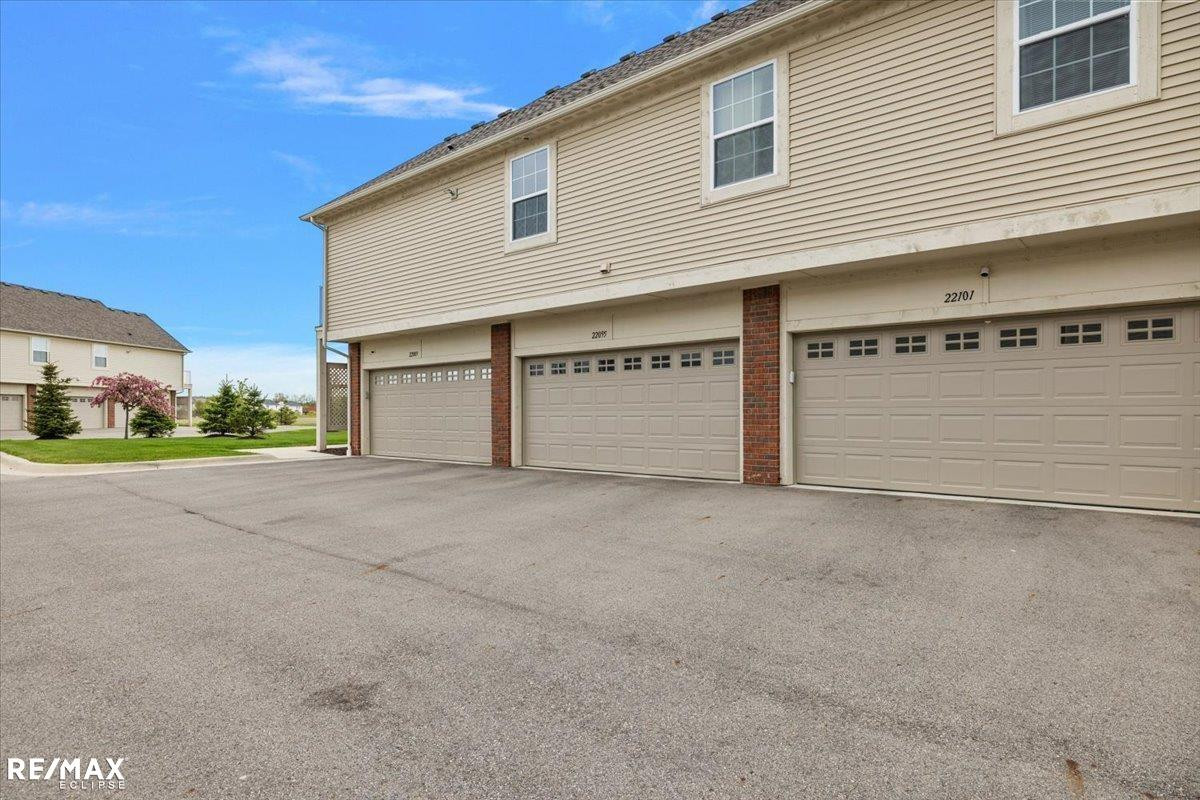 22095 Aberdeen Drive, MI 48042 — Photo 7
