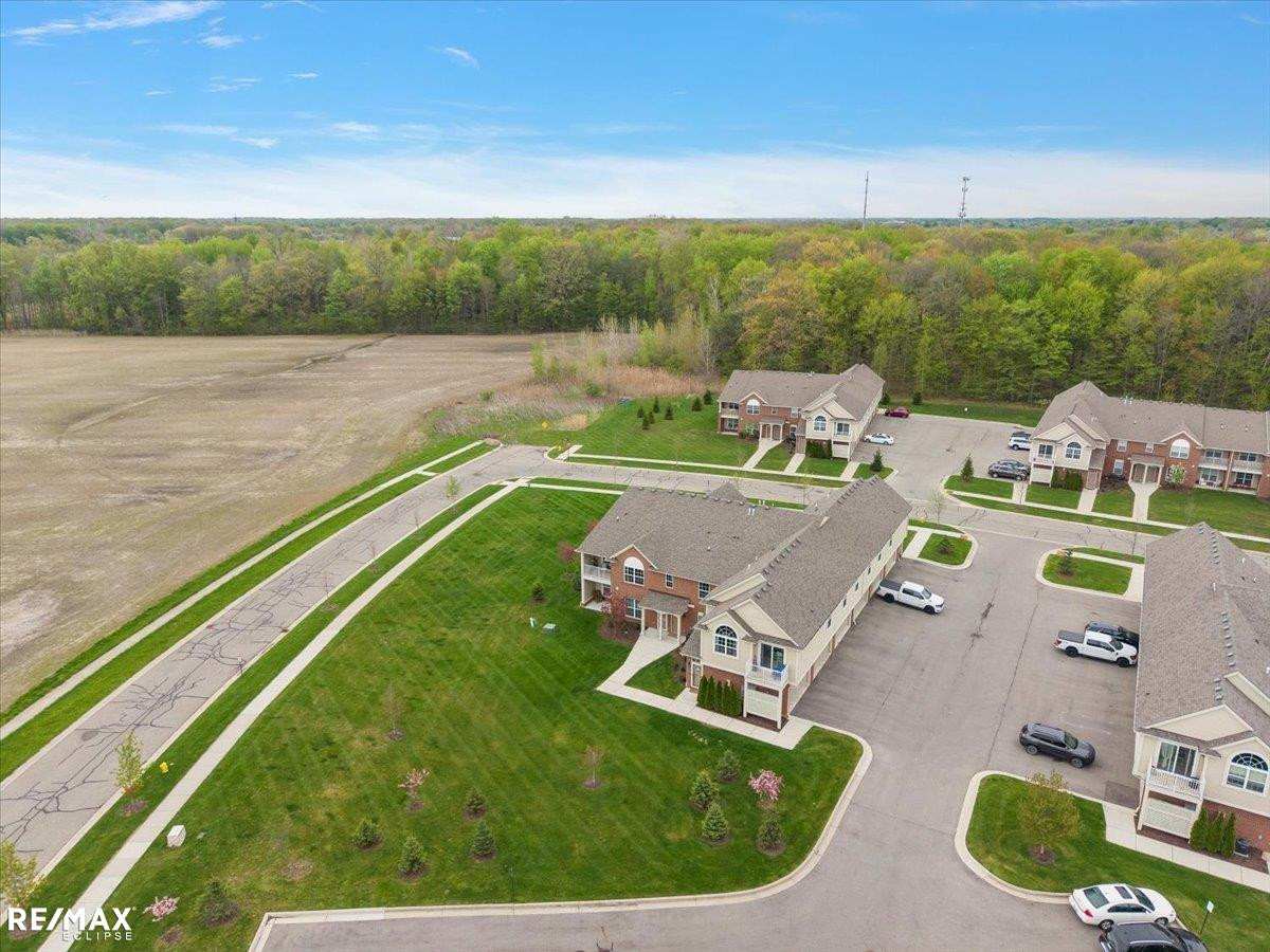 22095 Aberdeen Drive, MI 48042 — Photo 9