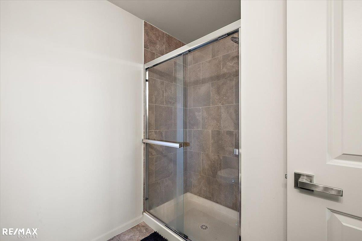22095 Aberdeen Drive, MI 48042 — Photo 39