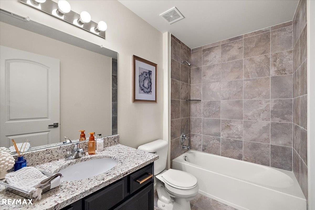 22095 Aberdeen Drive, MI 48042 — Photo 43
