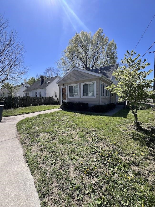 652 Crawford Street, Flint, MI 48507 — Photo 6