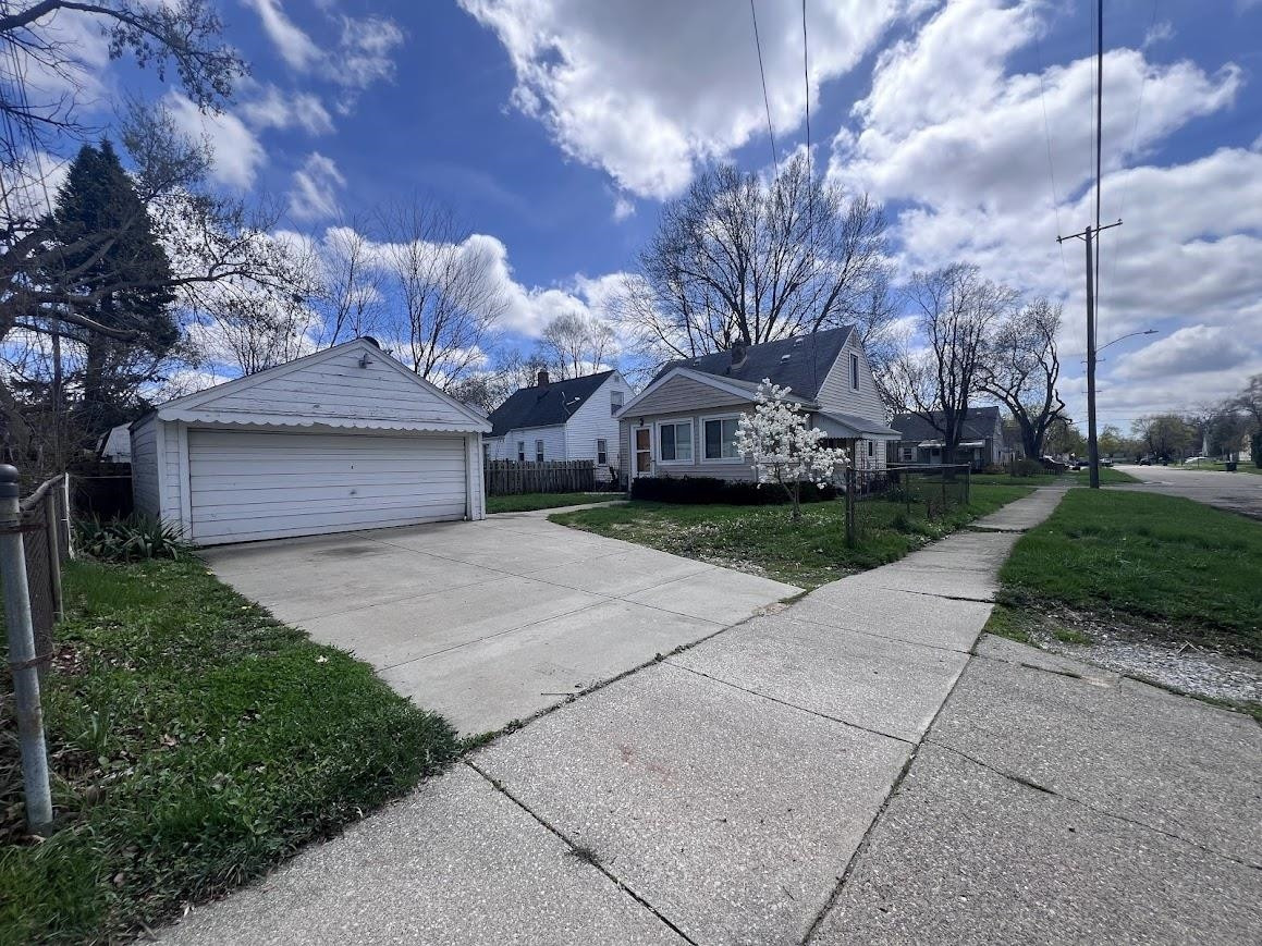 652 Crawford Street, Flint, MI 48507 — Photo 8