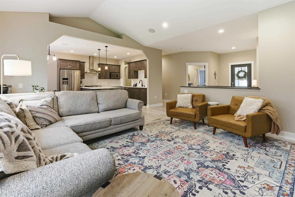 921 S Crooked Tree Lane, Midland, MI 48640 — Photo 5