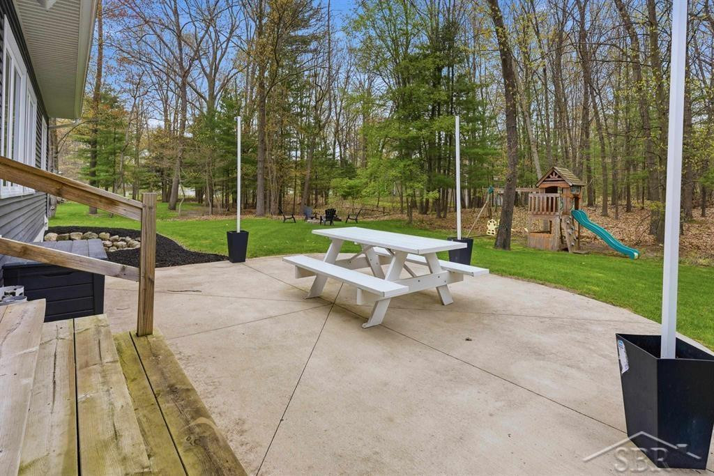 921 S Crooked Tree Lane, Midland, MI 48640 — Photo 35