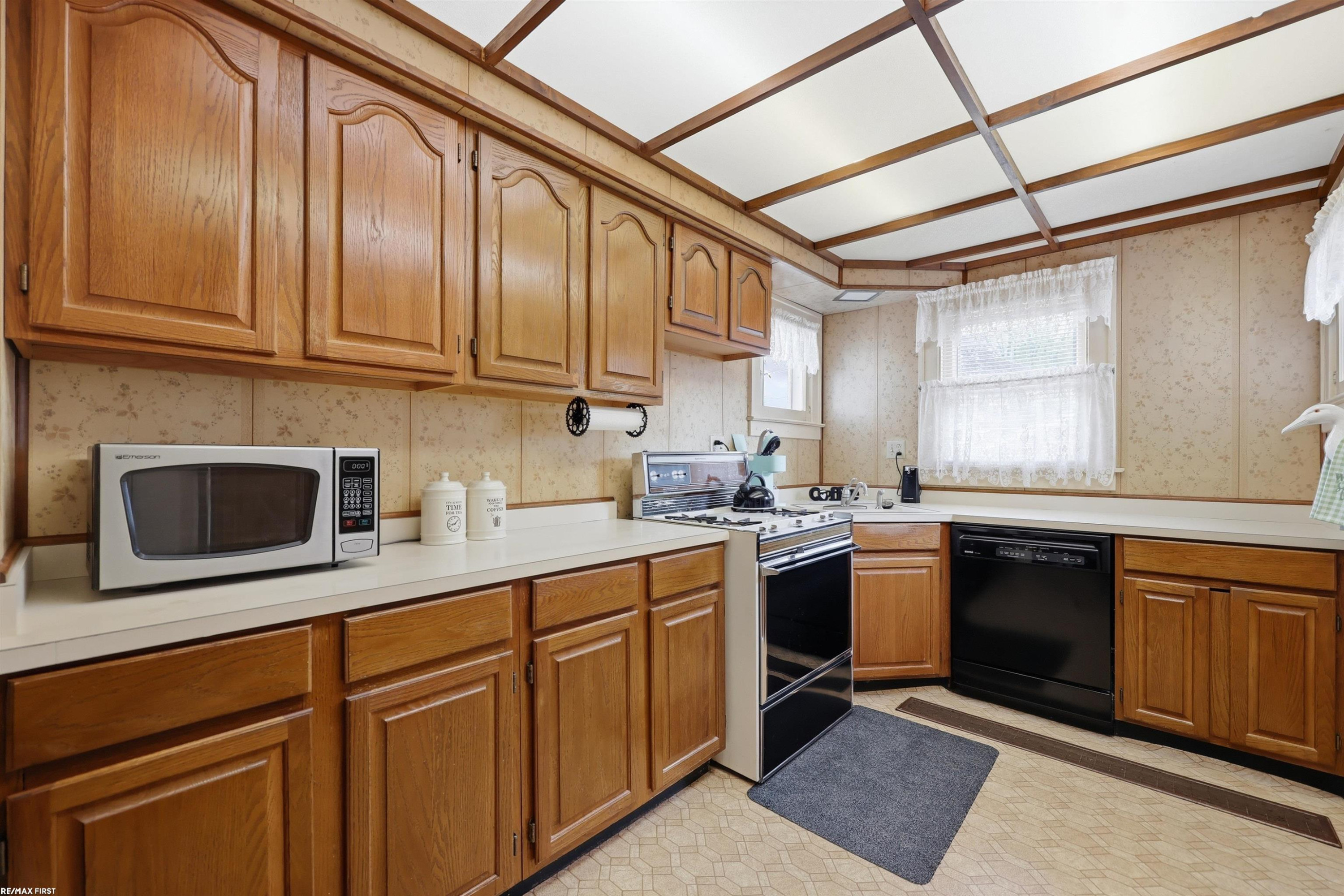 31812 York Street, Fraser, MI 48026 — Photo 8