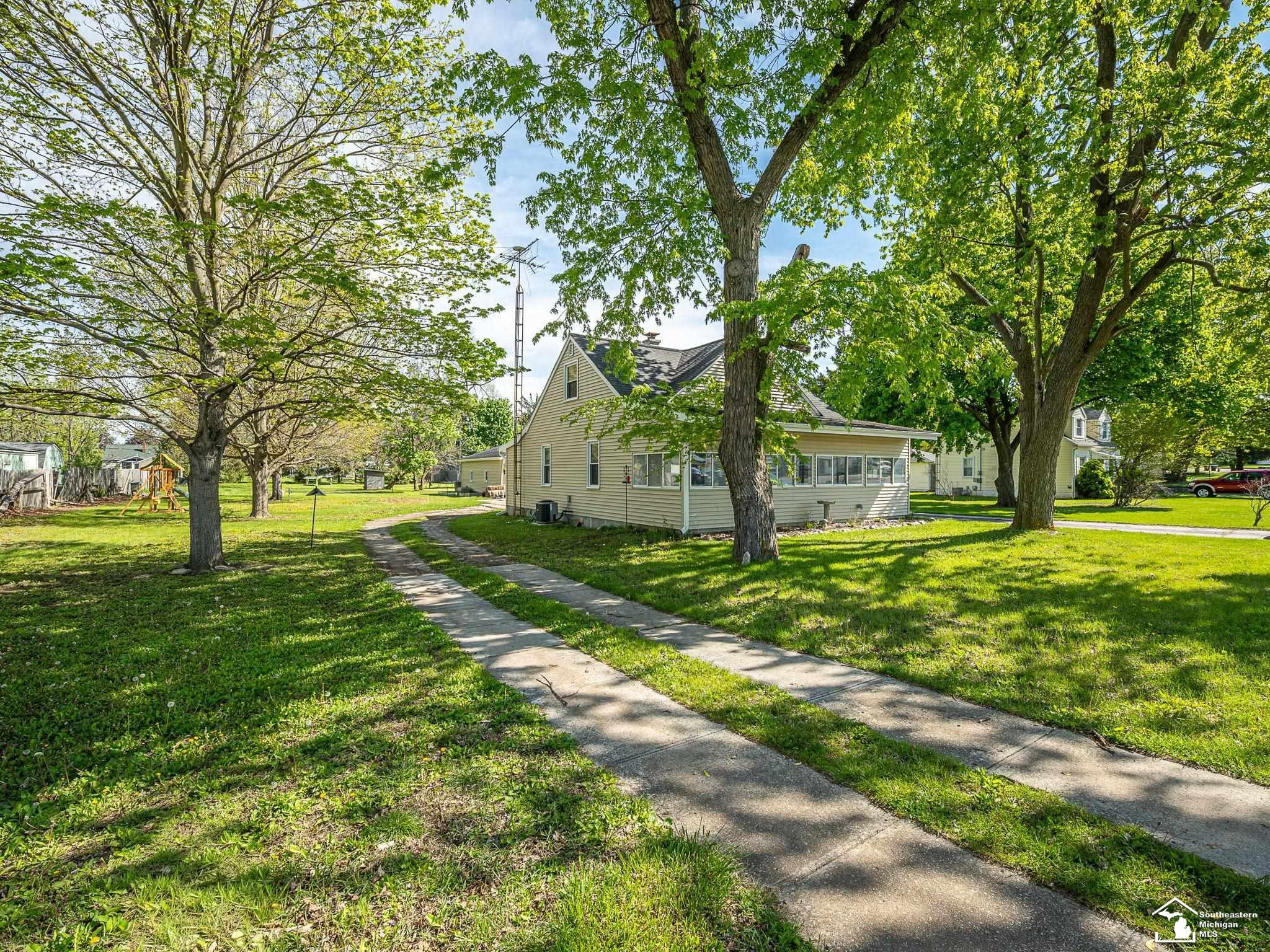 903 W Russell Road, Tecumseh, MI 49286 — Photo 29