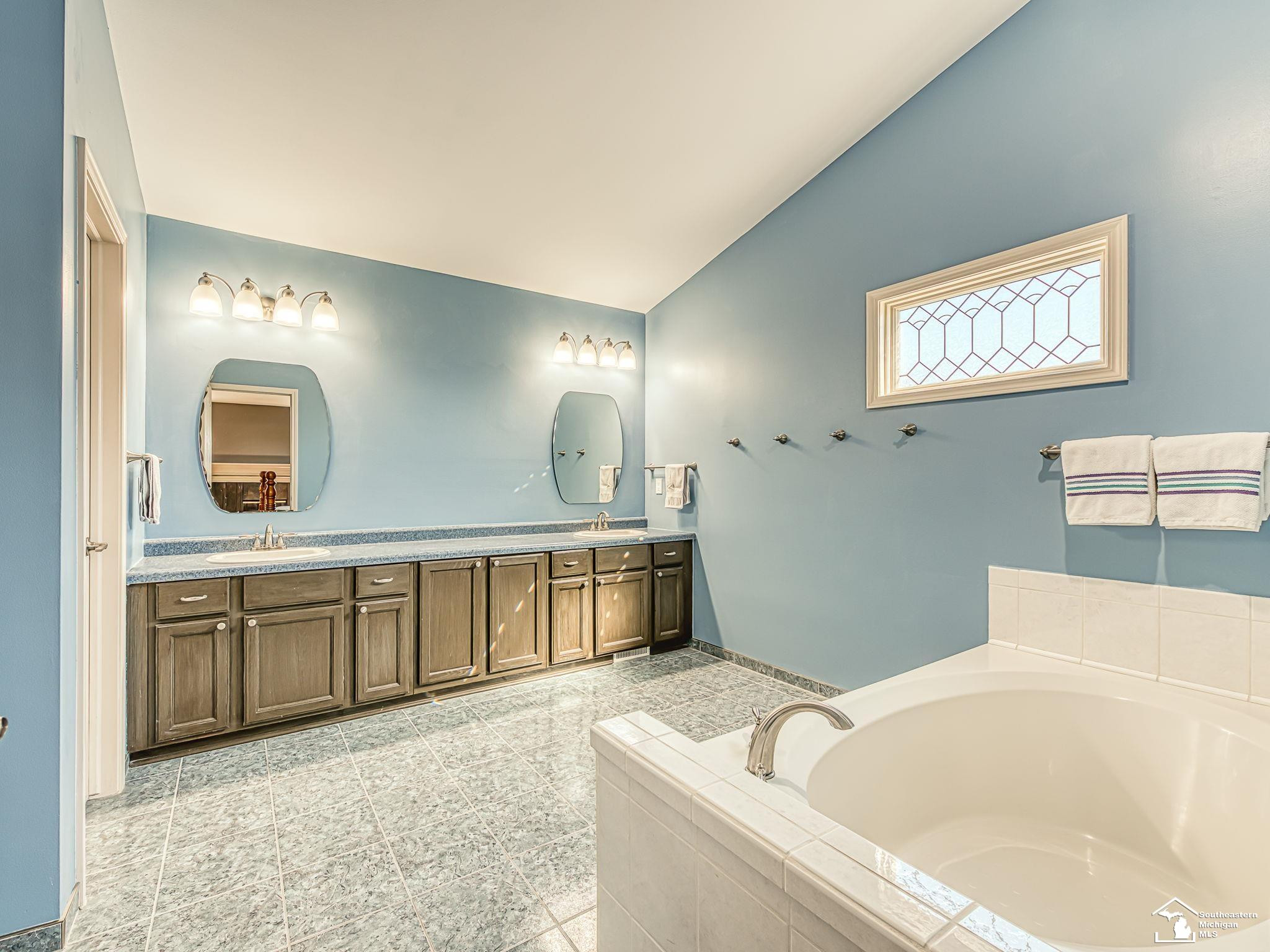 839 Kings Park Road, Monroe, MI 48161 — Photo 32