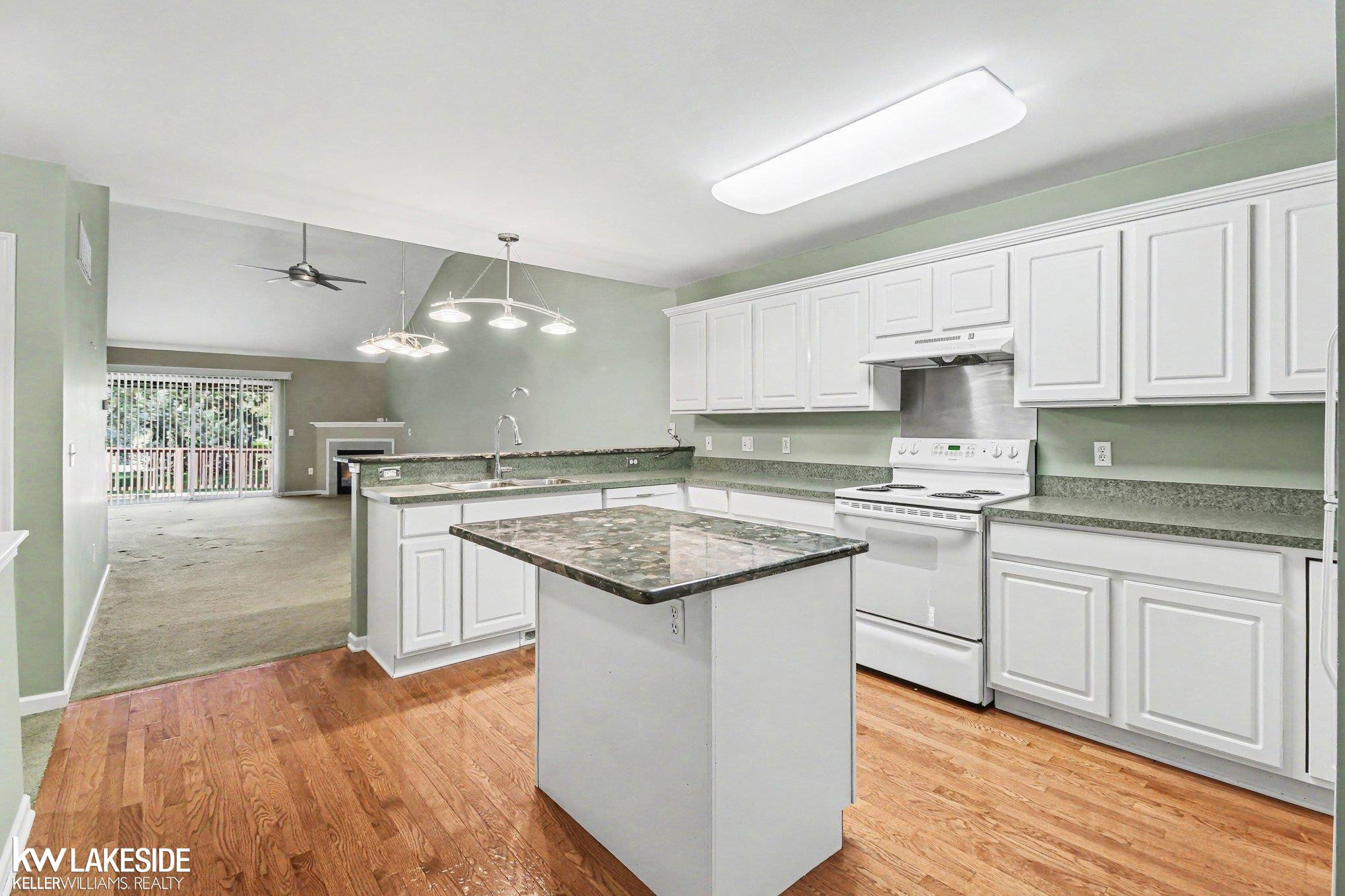 33832 Michigamme Drive, New Baltimore, MI 48047 — Photo 11