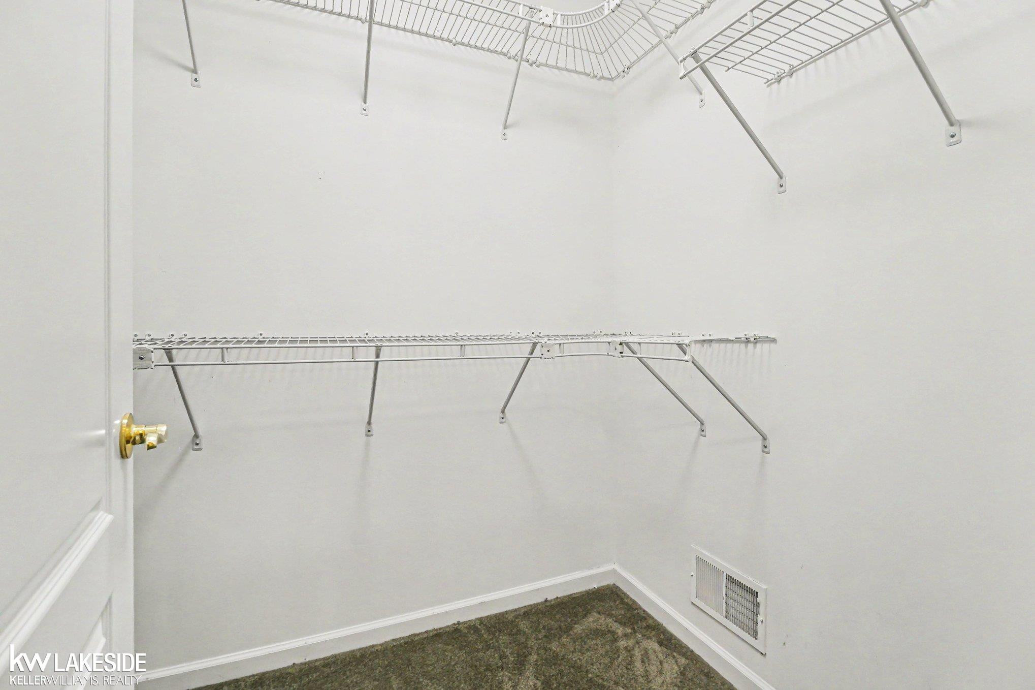 33832 Michigamme Drive, New Baltimore, MI 48047 — Photo 16