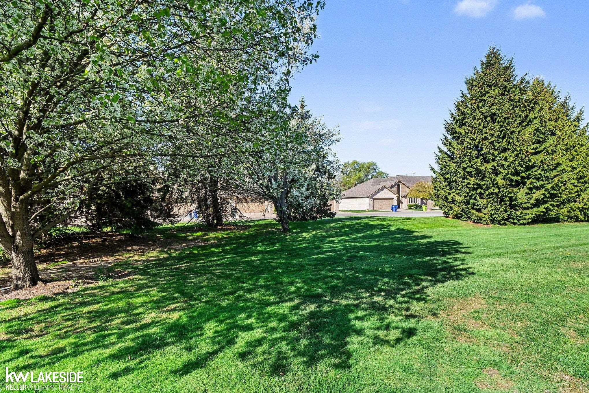 33832 Michigamme Drive, New Baltimore, MI 48047 — Photo 28