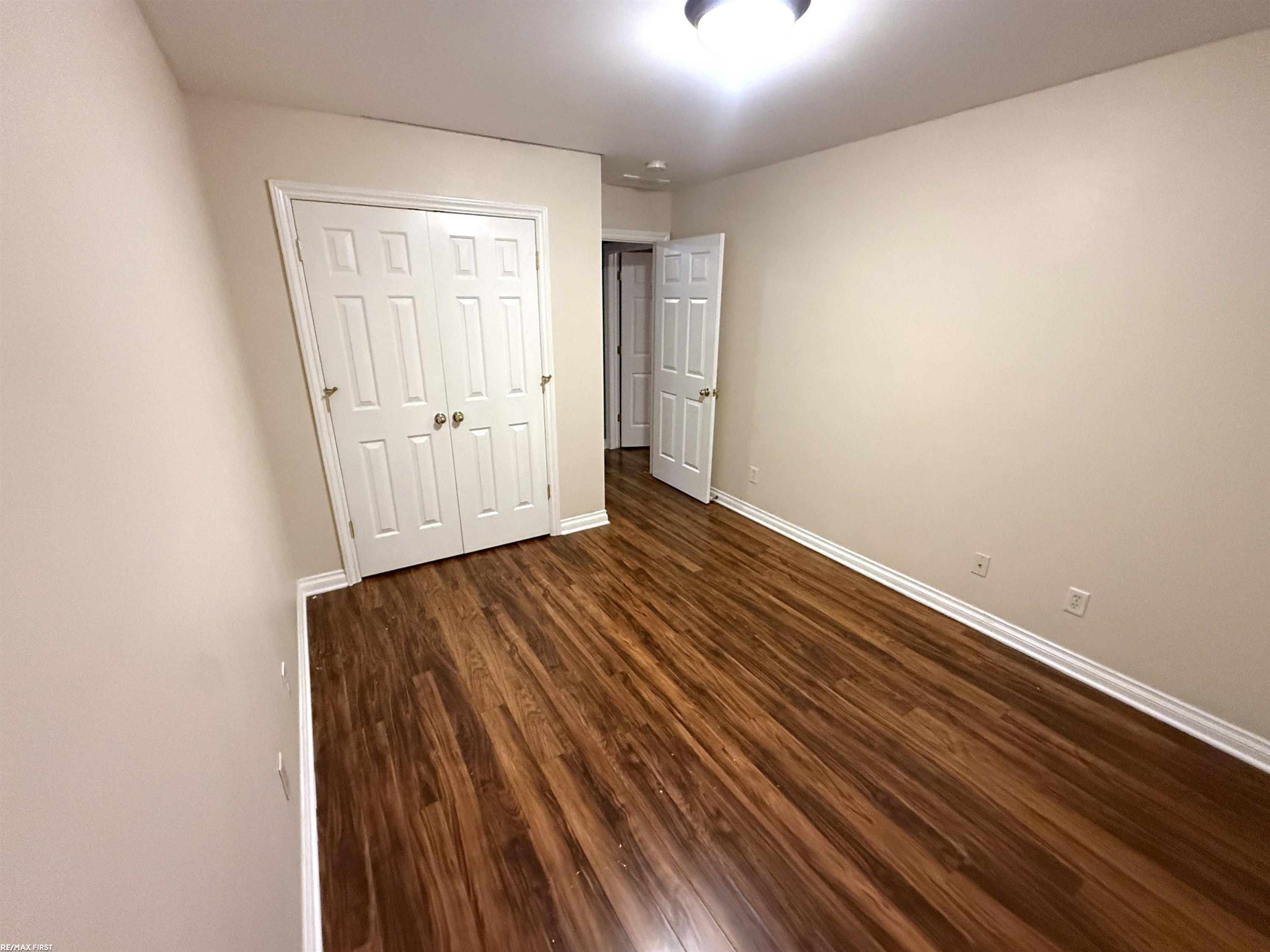 5647 Hampshire Lane, Ypsilanti, MI 48197 — Photo 12