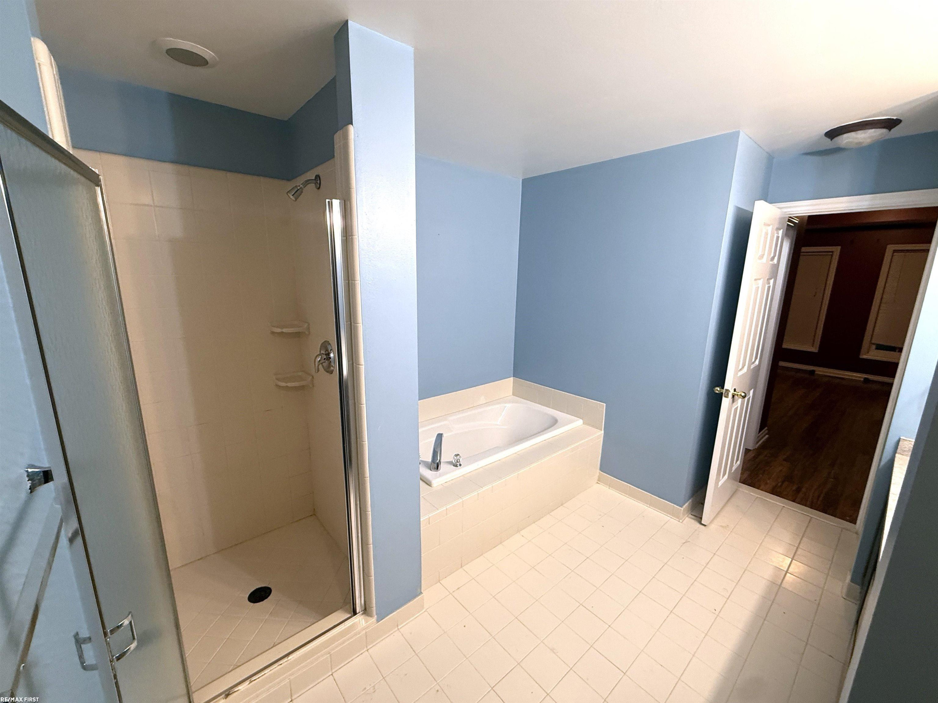 5647 Hampshire Lane, Ypsilanti, MI 48197 — Photo 17