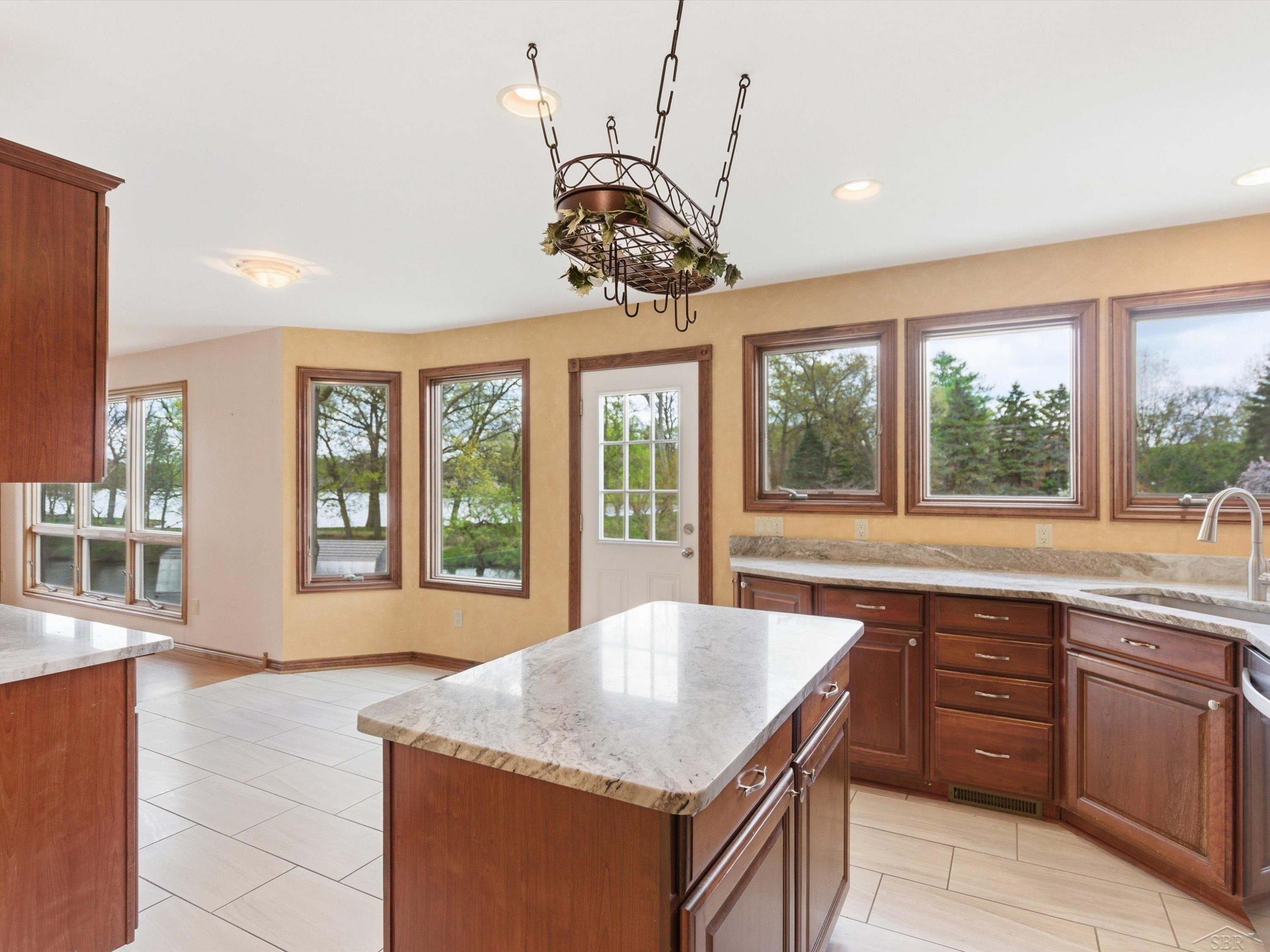 3172 Pine Tree Court, Waterford, MI 48329 — Photo 21
