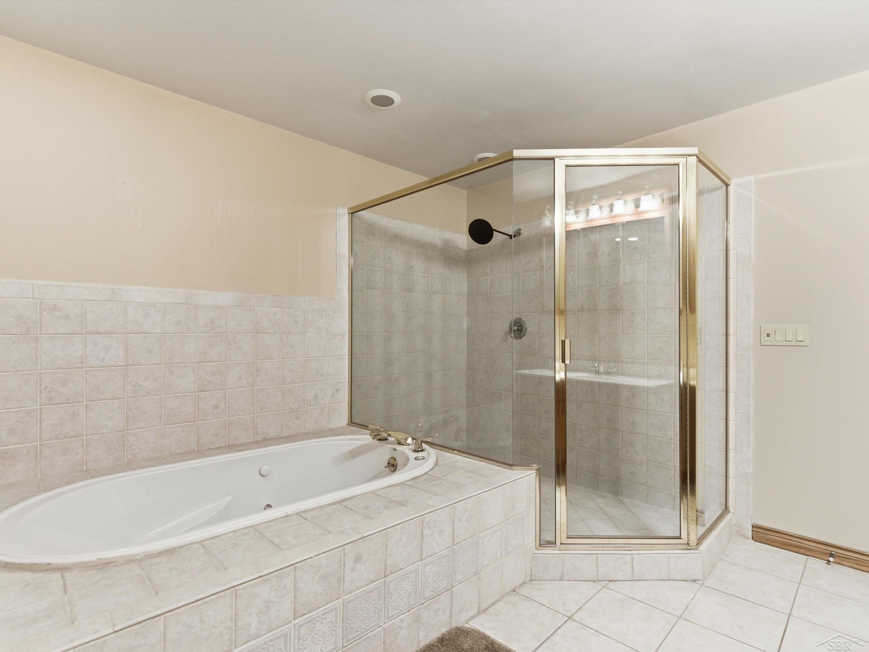 3172 Pine Tree Court, Waterford, MI 48329 — Photo 53