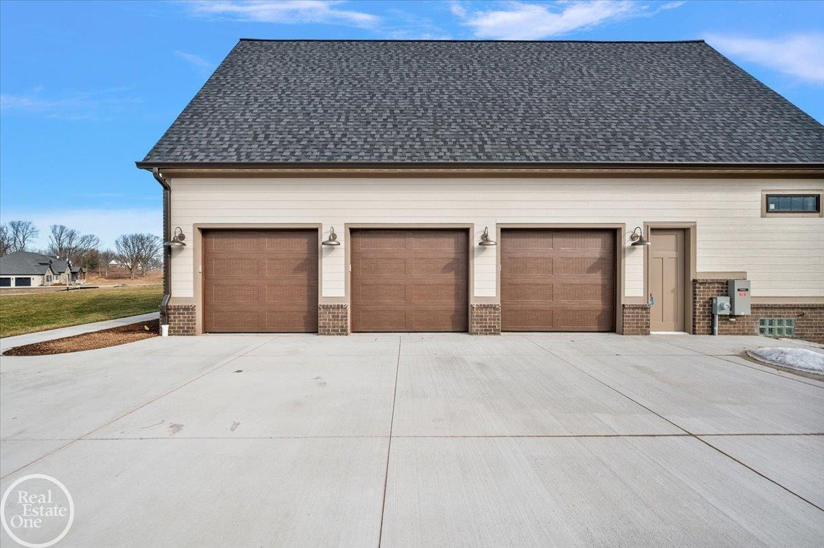 11182 Karen D Drive, Unit #14, MI 48065 — Photo 9