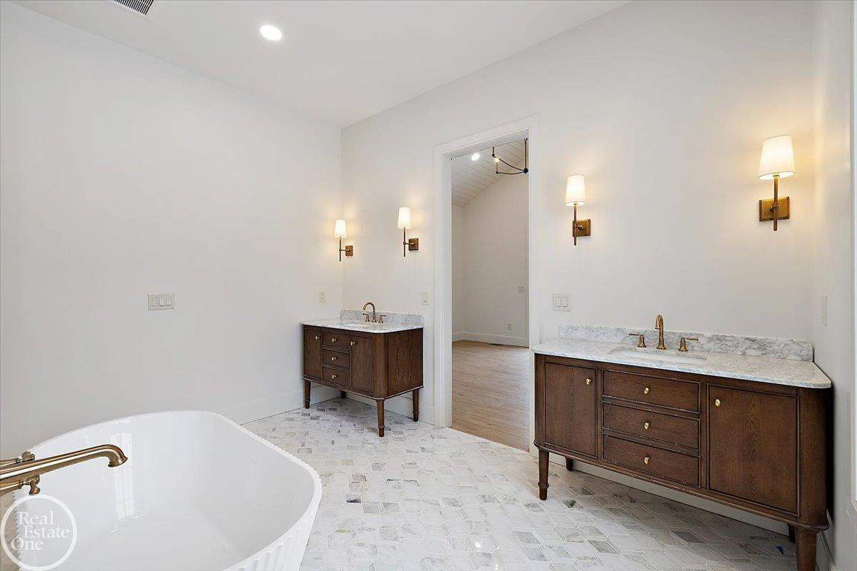 11182 Karen D Drive, Unit #14, MI 48065 — Photo 38