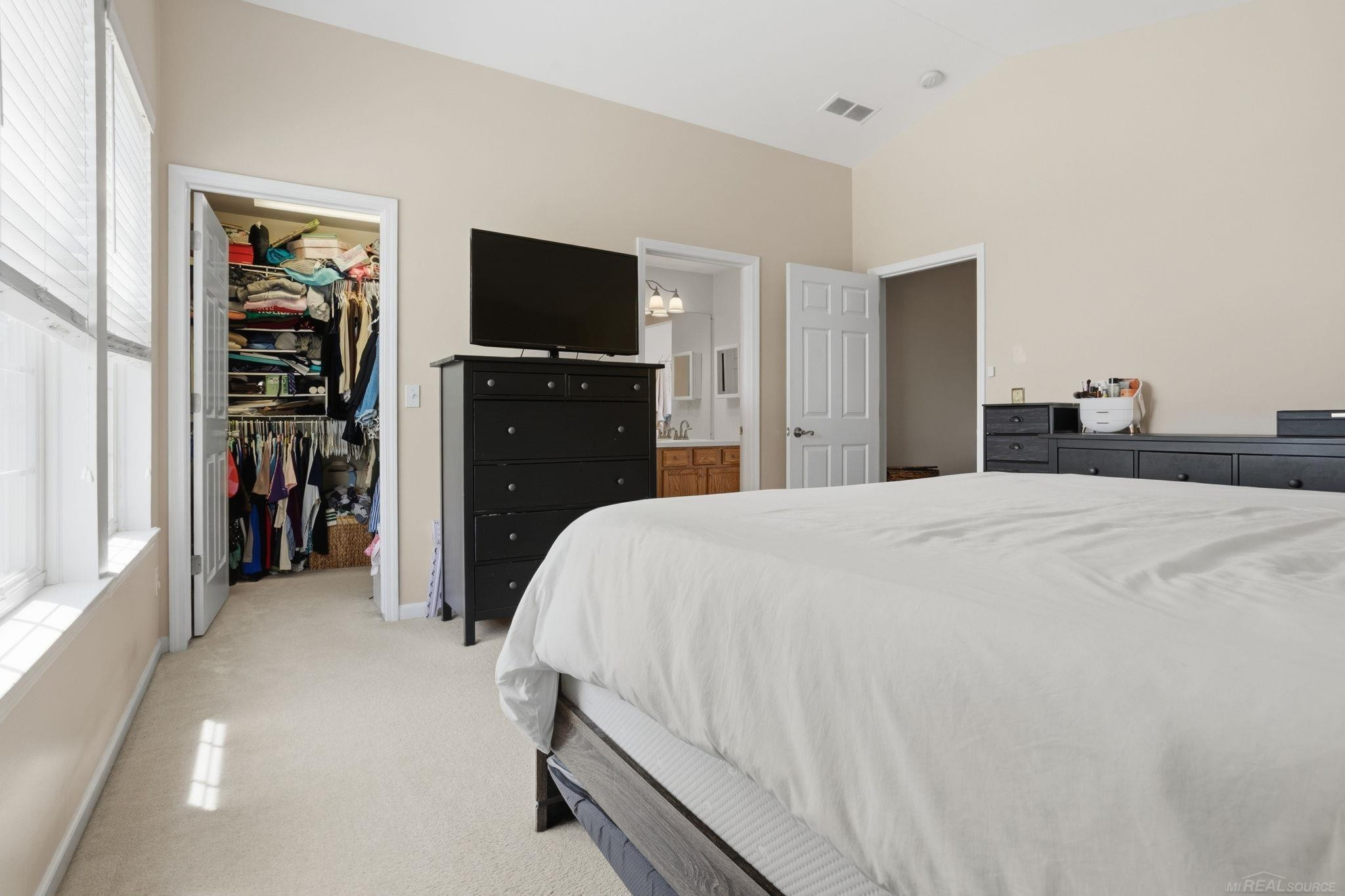 56807 Winding Creek Drive, Macomb, MI 48042 — Photo 10
