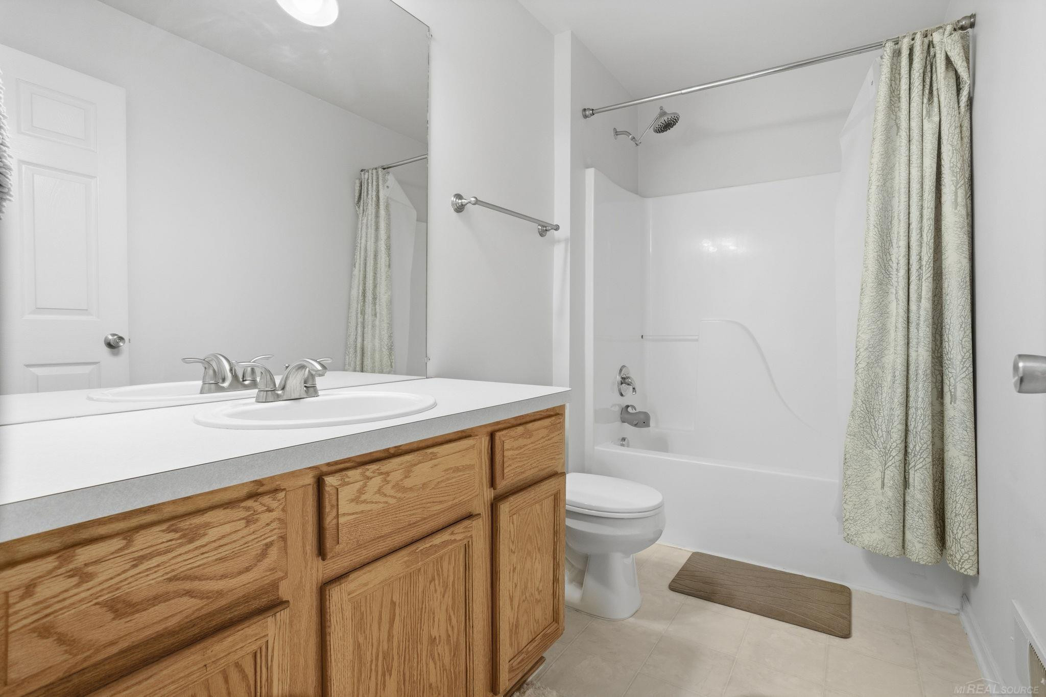 56807 Winding Creek Drive, Macomb, MI 48042 — Photo 14