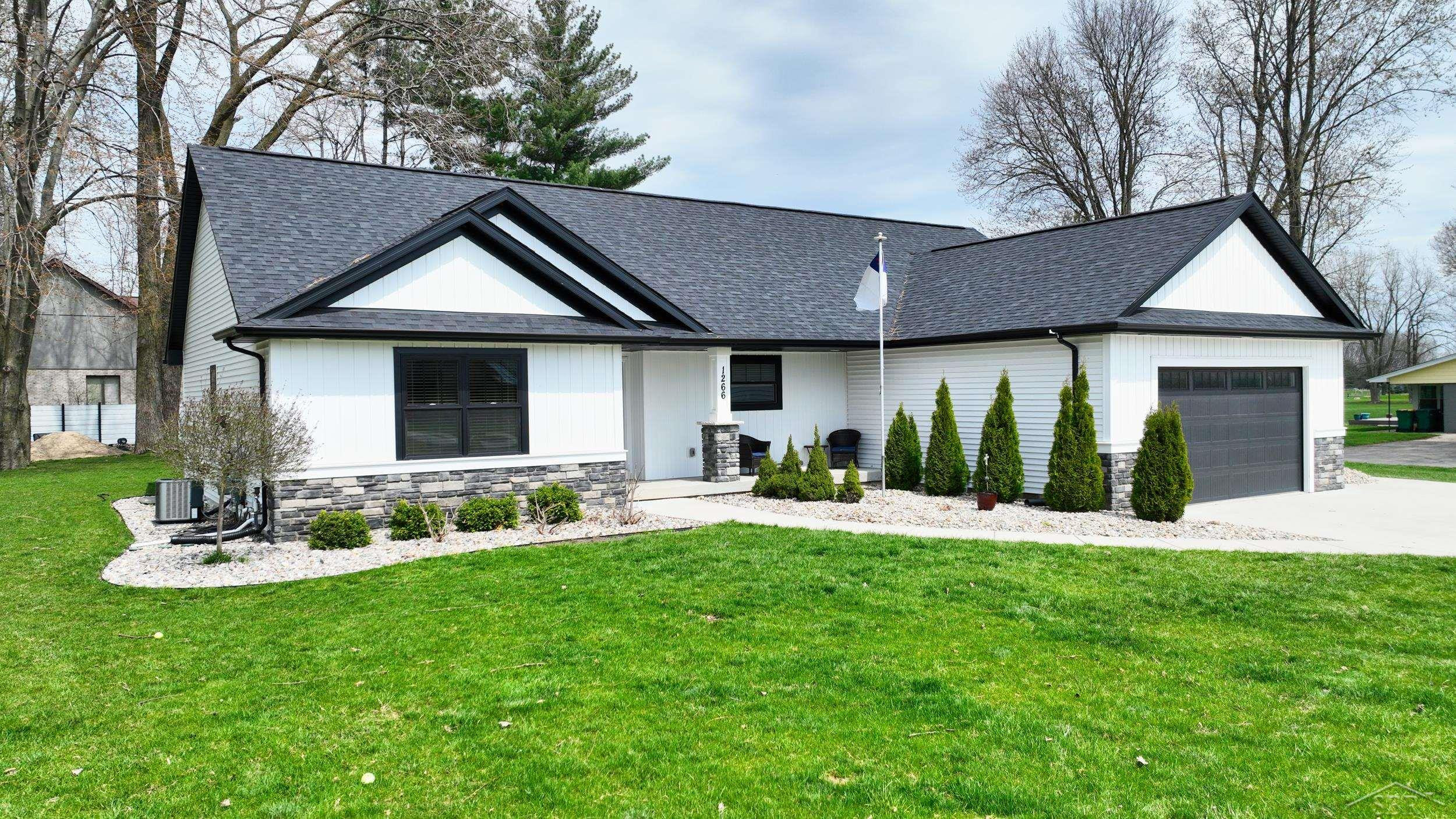 1266 Freeland Road, Bay City, MI 48706