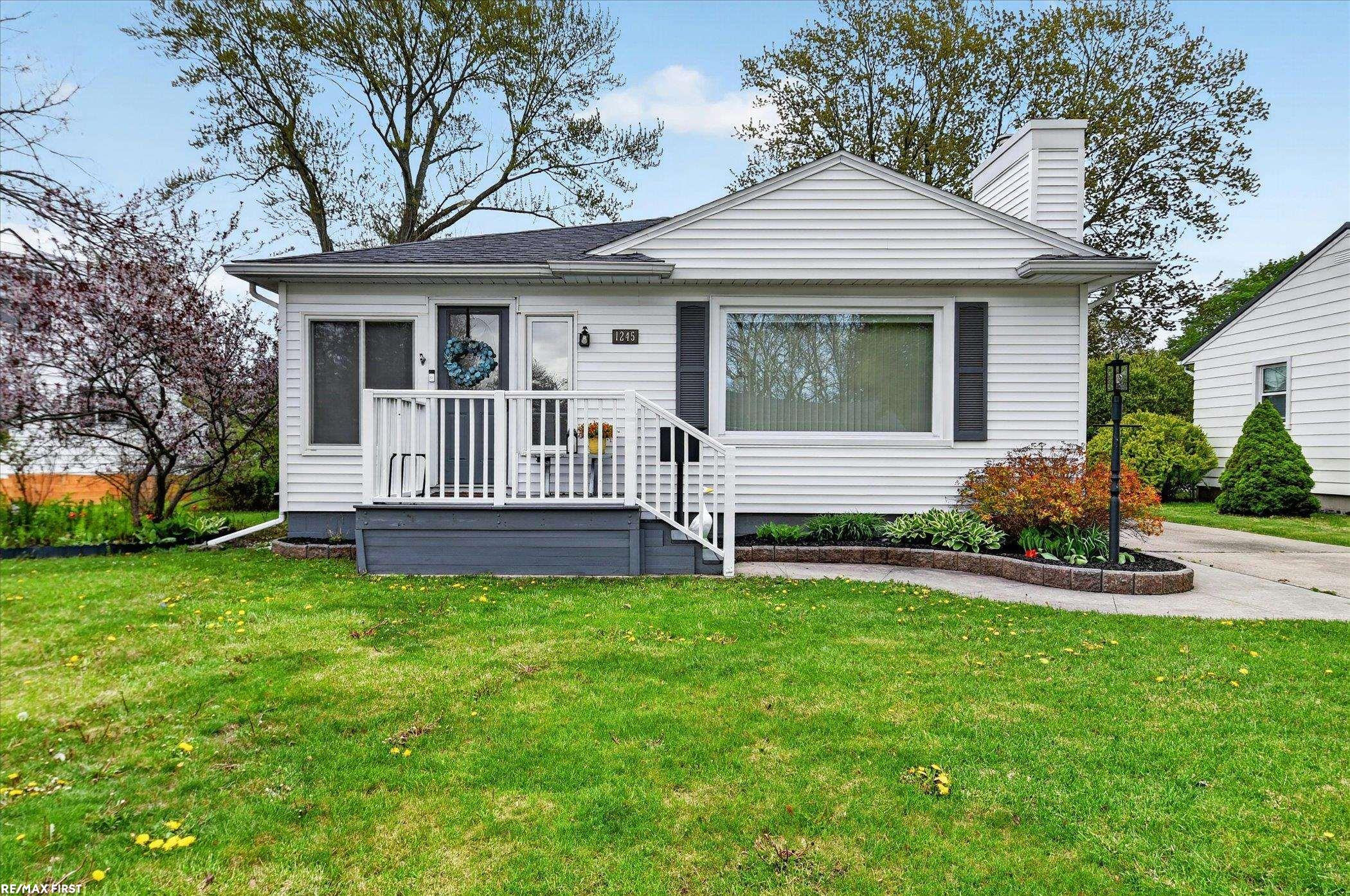 1245 Minnesota Court, Marysville, MI 48040 — Photo 3