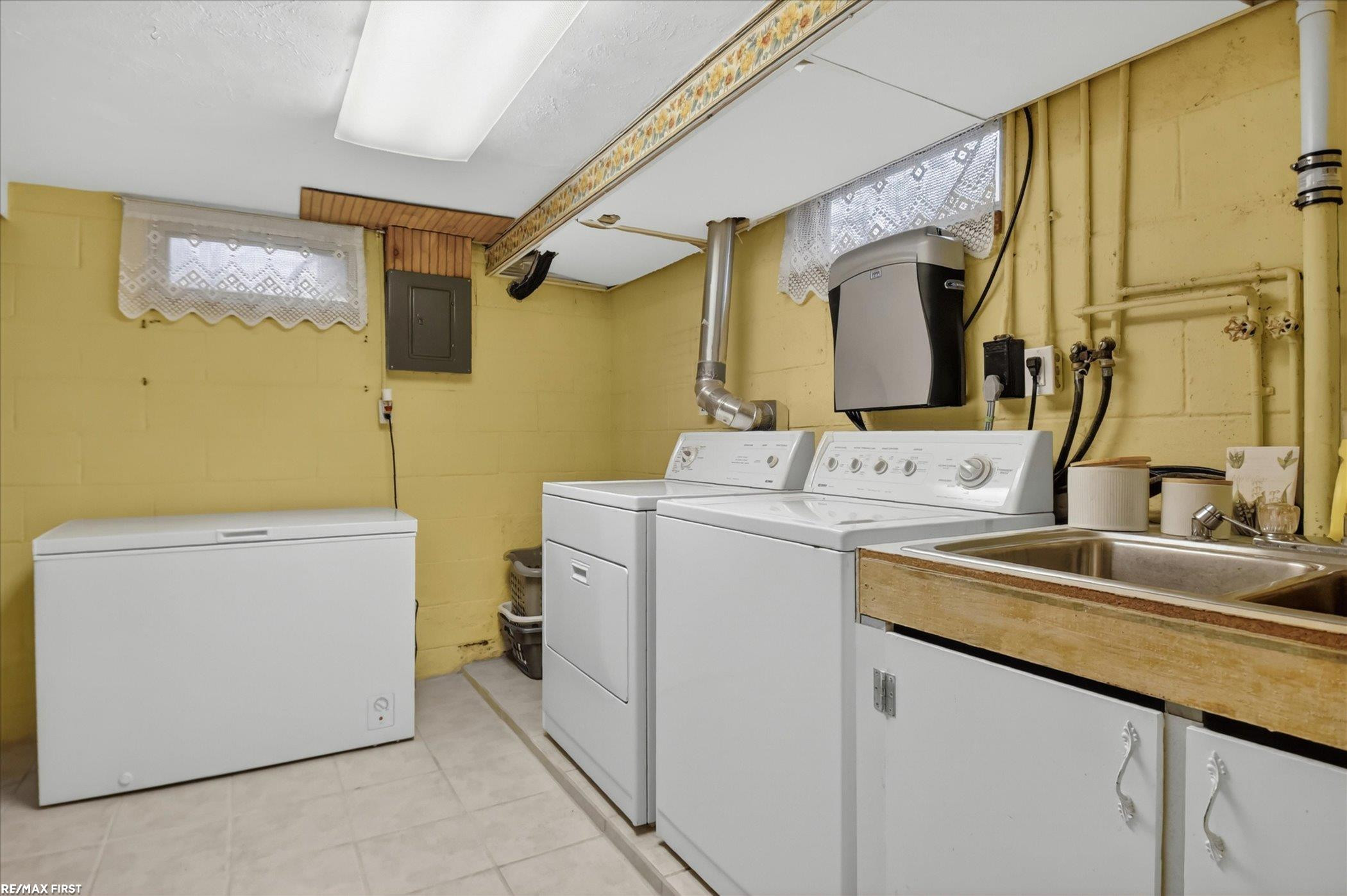 1245 Minnesota Court, Marysville, MI 48040 — Photo 37