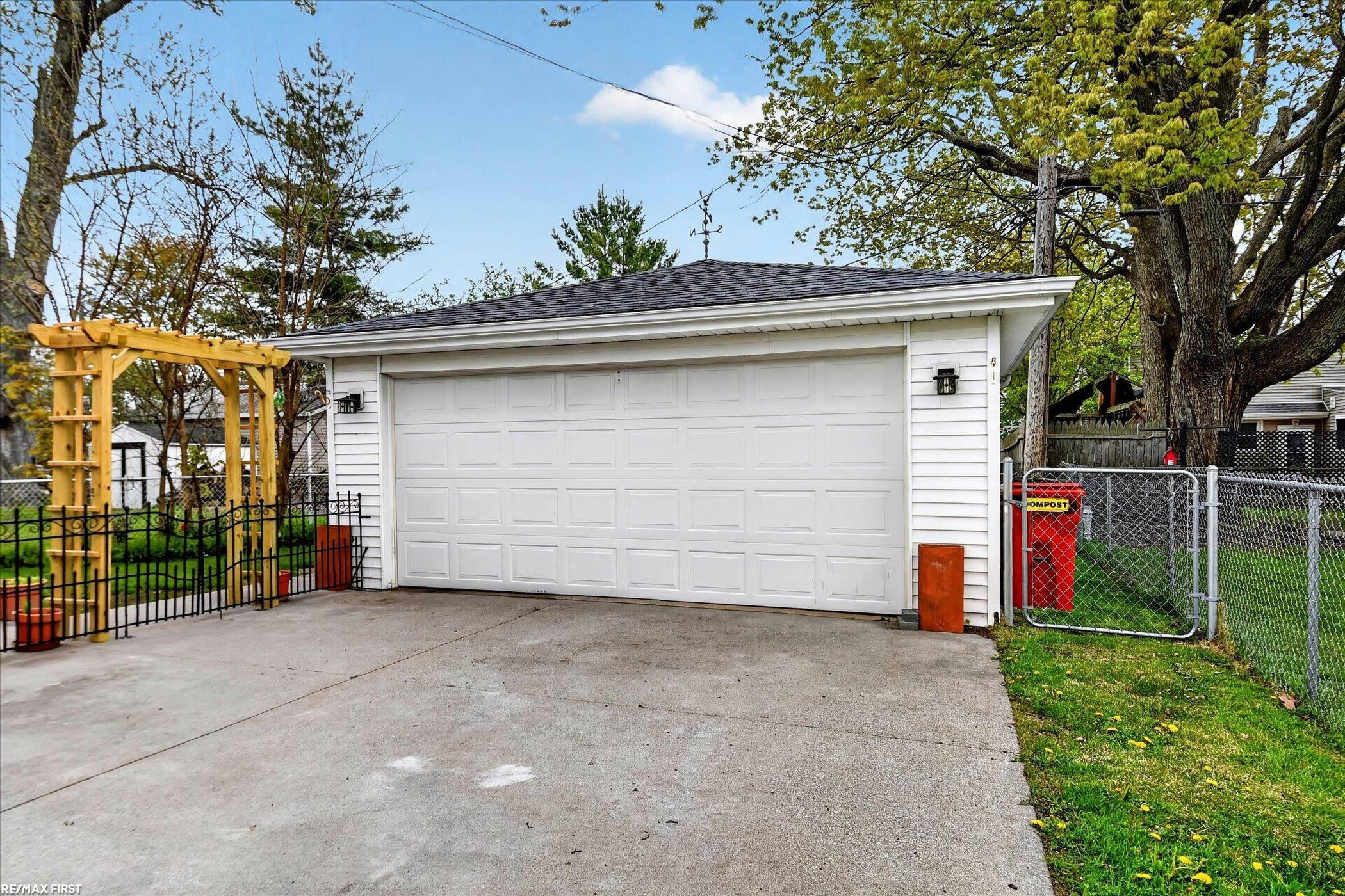 1245 Minnesota Court, Marysville, MI 48040 — Photo 44