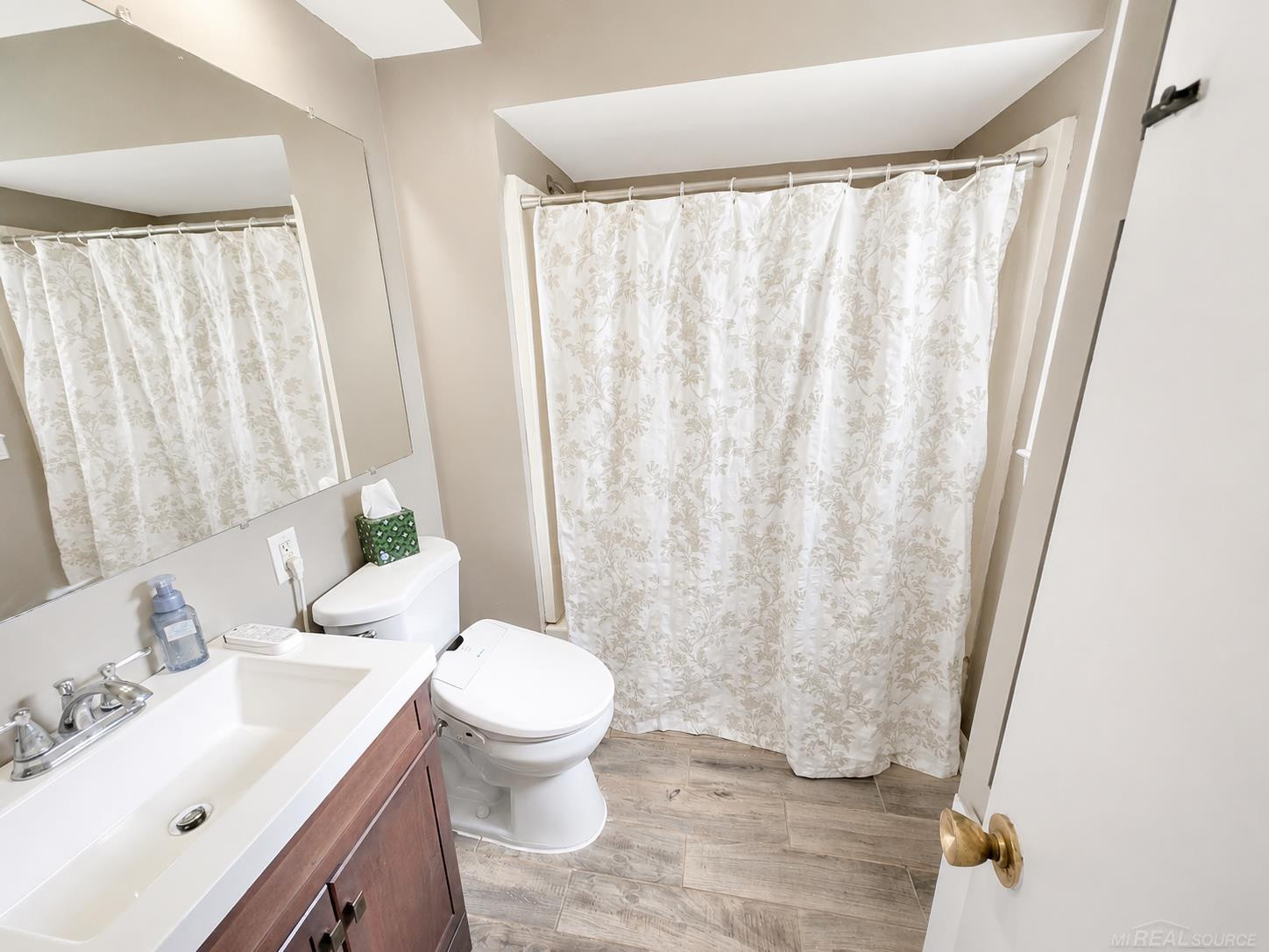 18139 Avilla Boulevard, MI 48076 — Photo 14