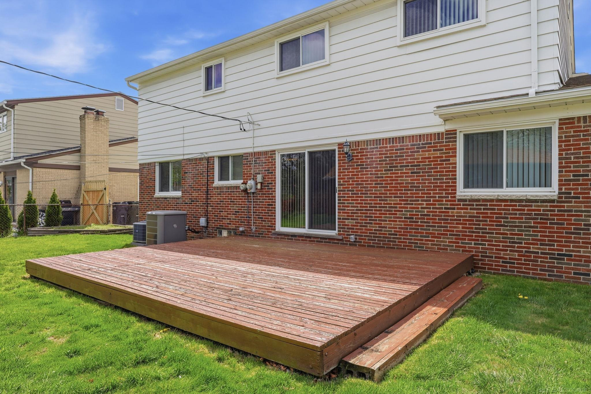 4021 Augustine Drive, Sterling Heights, MI 48310 — Photo 27