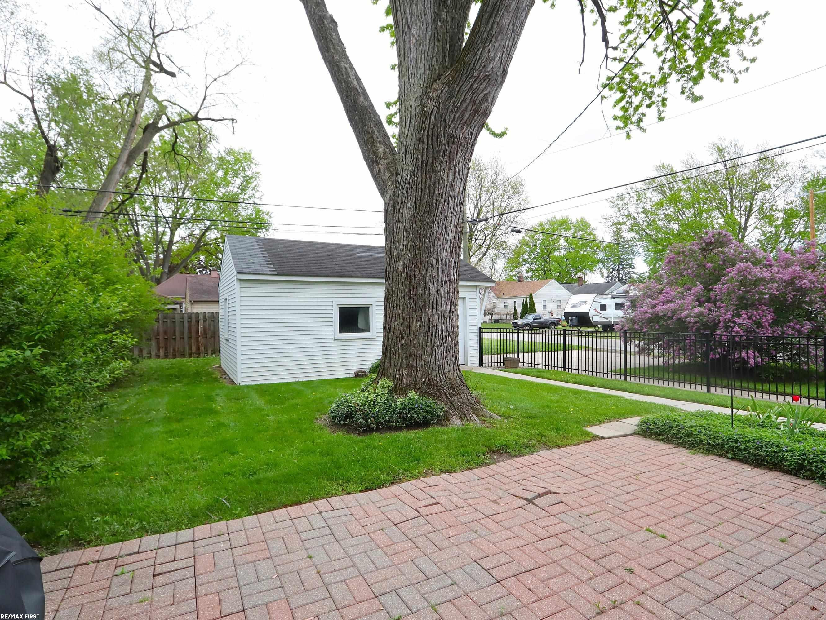 19904 Wakenden Street, Redford, MI 48240 — Photo 21