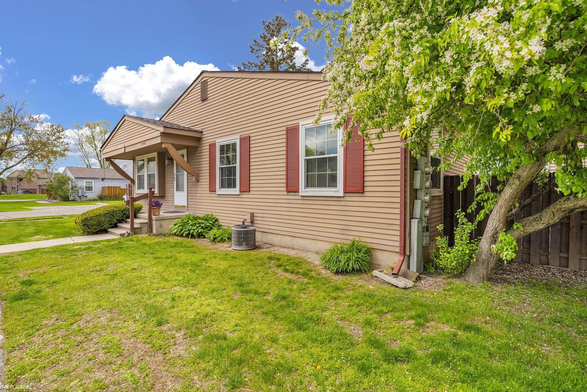 33561 Bayview Drive, New Baltimore, MI 48047 — Photo 5