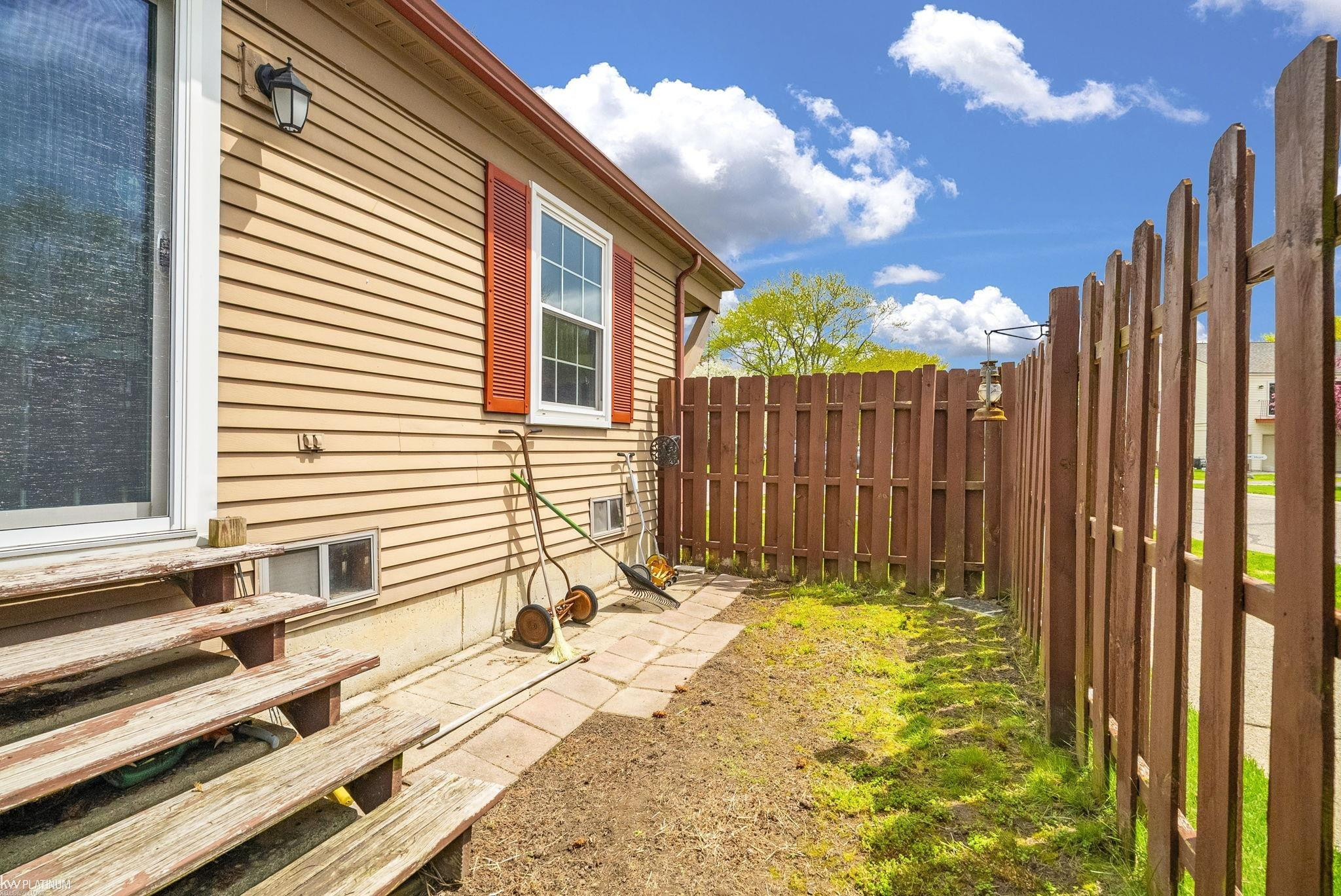 33561 Bayview Drive, New Baltimore, MI 48047 — Photo 10