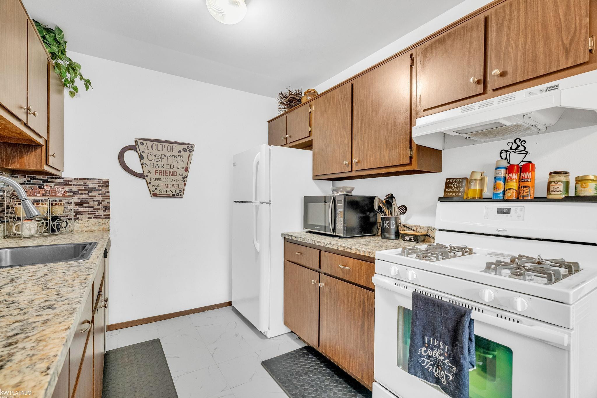 33561 Bayview Drive, New Baltimore, MI 48047 — Photo 14