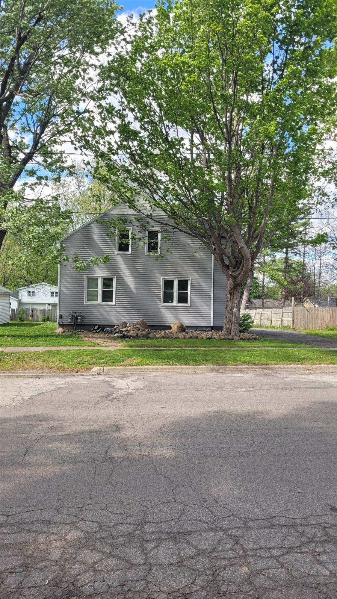 514 Hampton Street, Owosso, MI 48867 — Photo 2