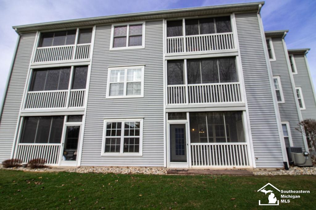 795 W Barrington Circle, Jackson, MI 49203 — Photo 17