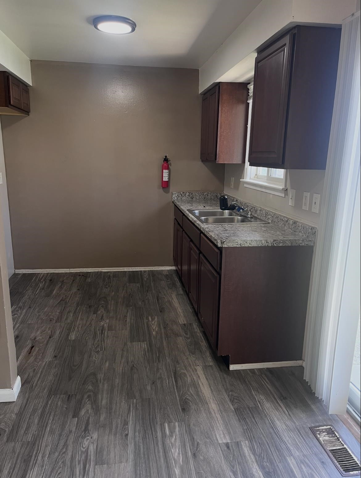 5107 Winsford By Street, Flint, MI 48506 — Photo 9