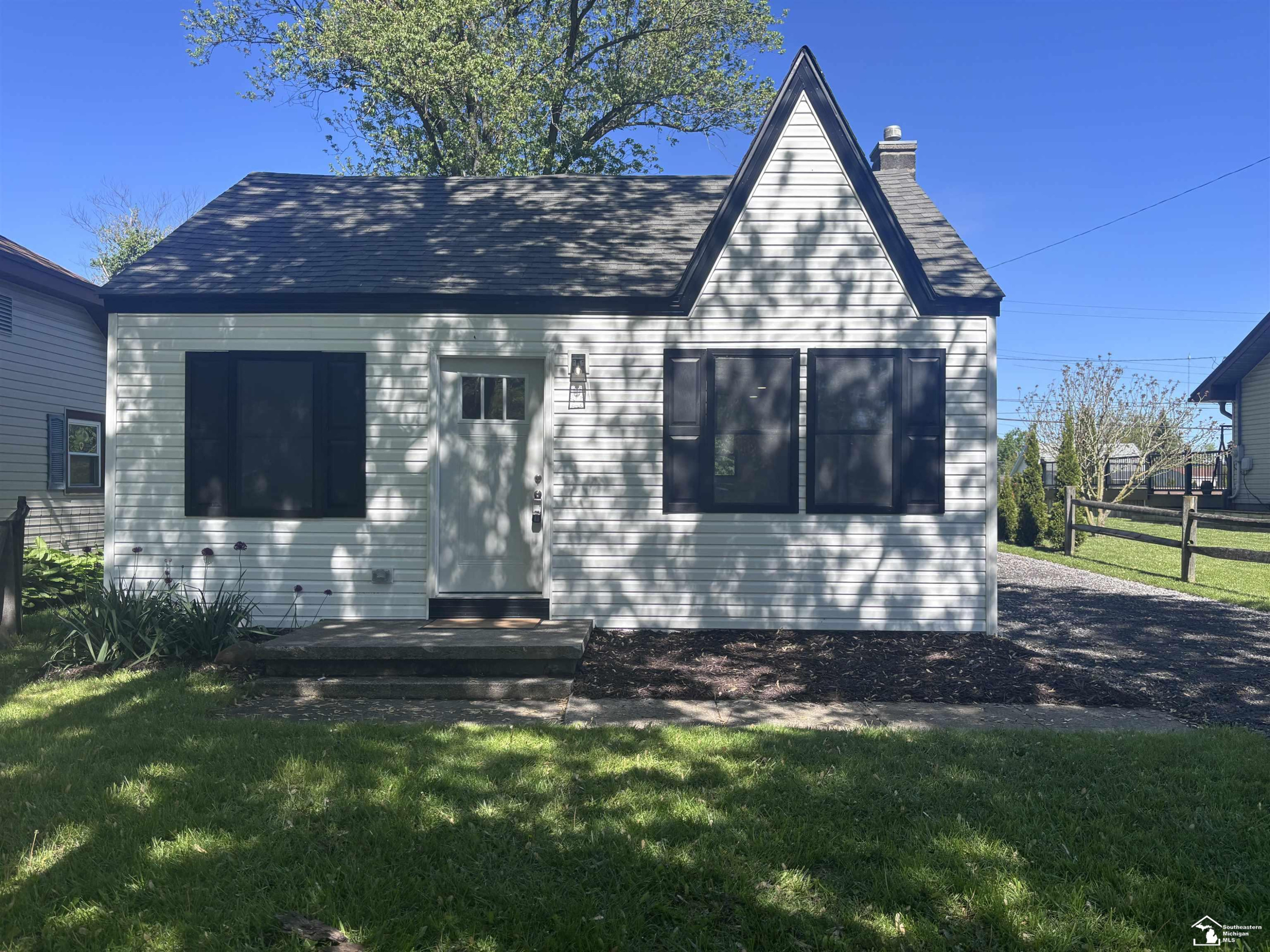 1230 Bacon Street, Monroe, MI 48161 — front exterior
