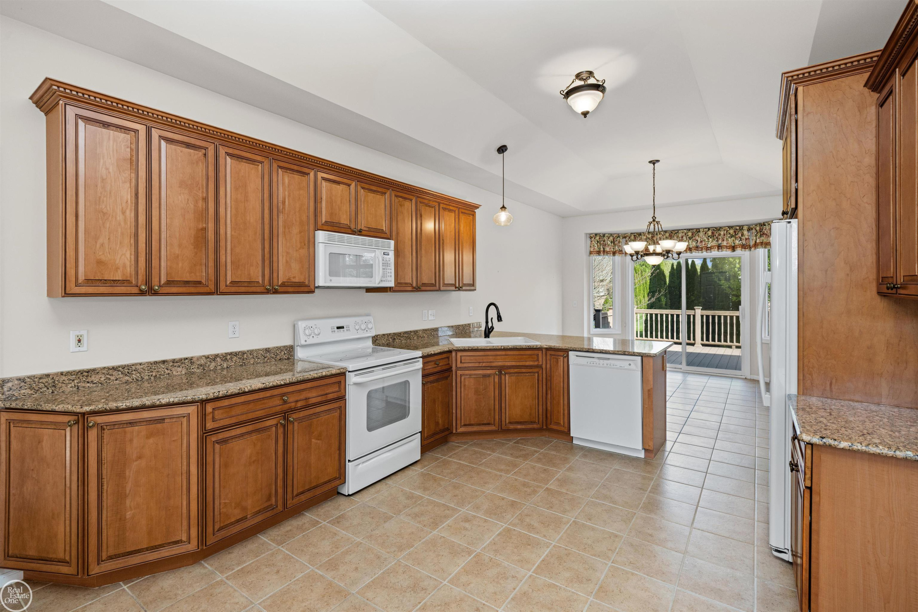 13782 Blue Beech Lane, Shelby Twp, MI 48315 — Photo 17