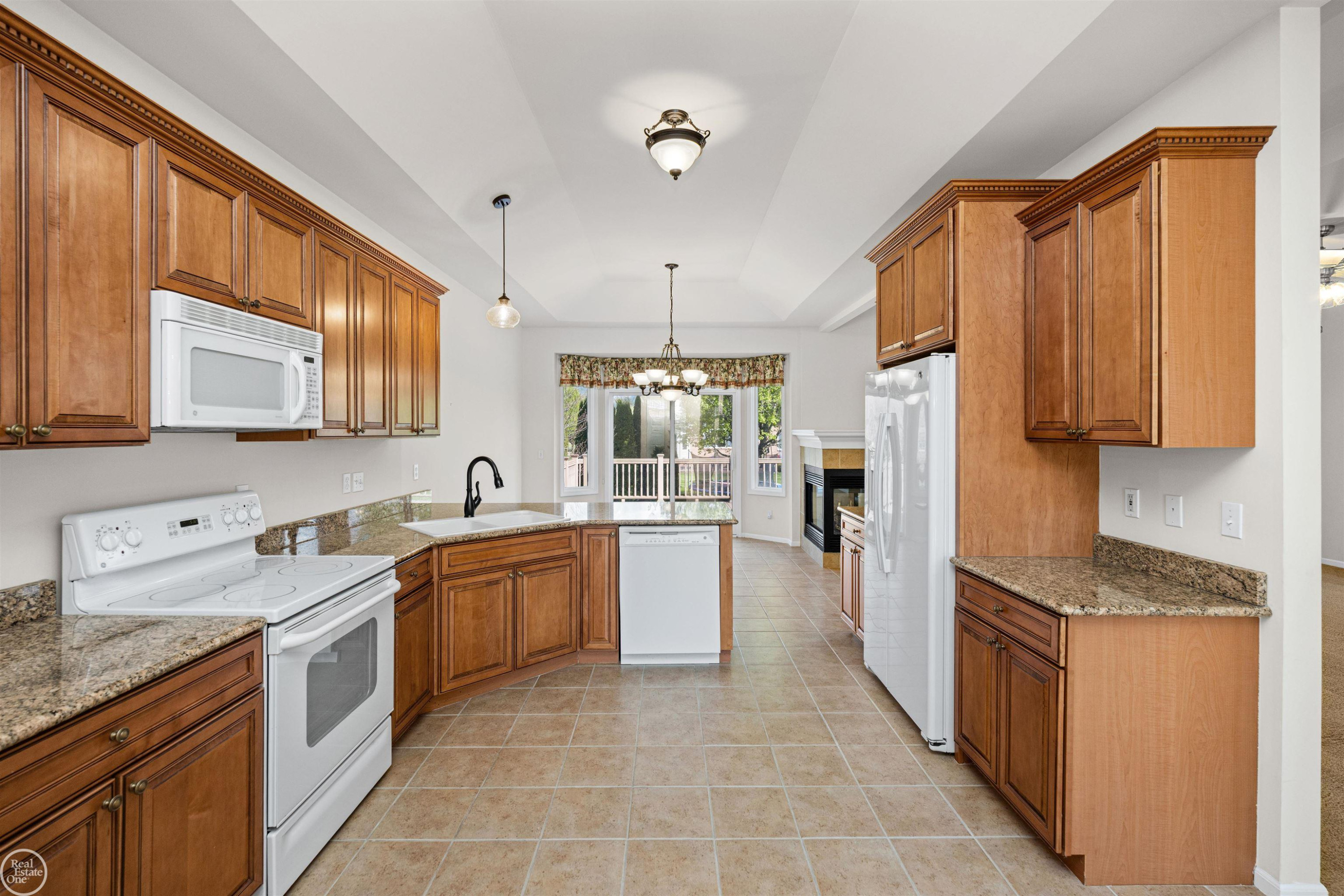 13782 Blue Beech Lane, Shelby Twp, MI 48315 — Photo 18