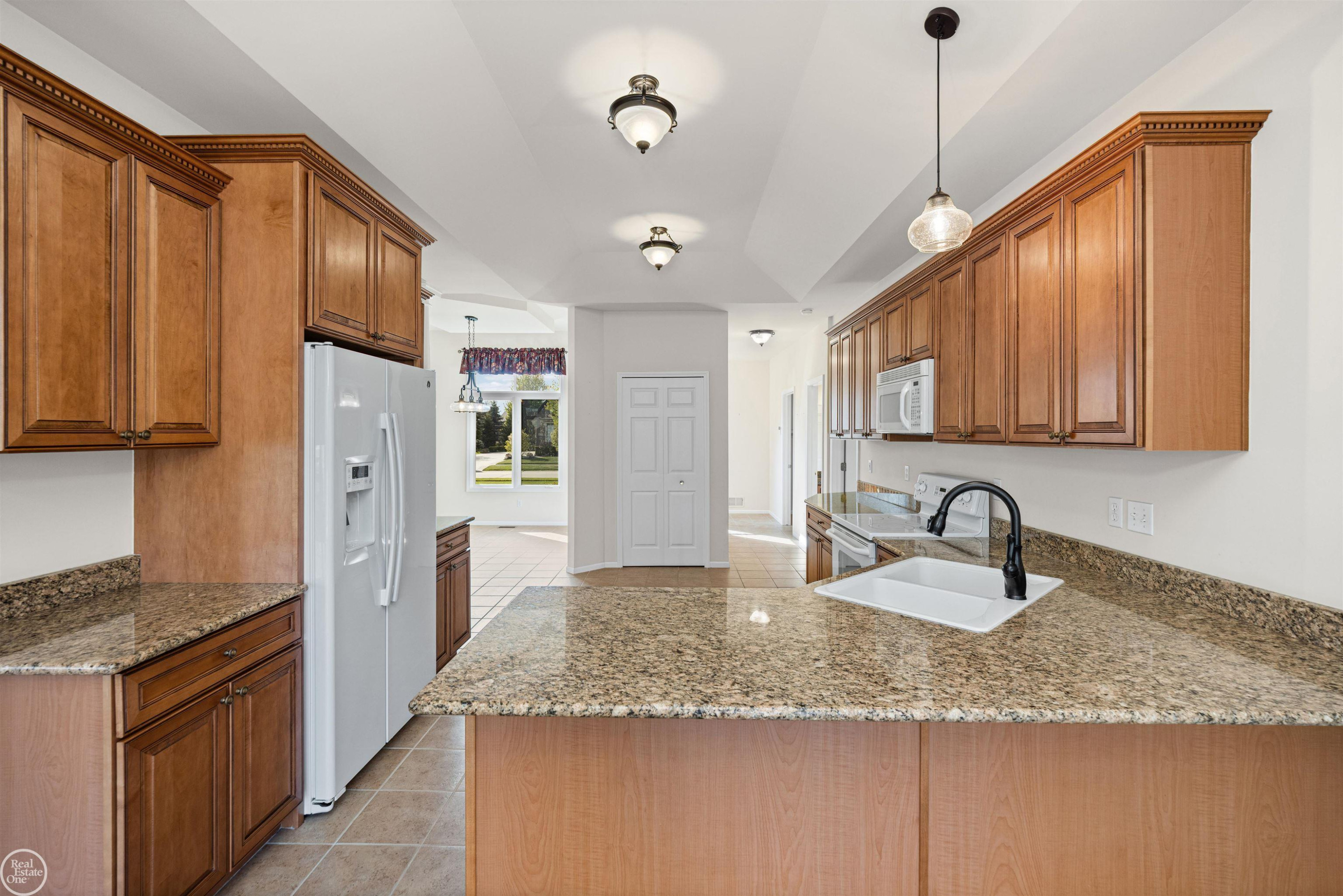 13782 Blue Beech Lane, Shelby Twp, MI 48315 — Photo 23