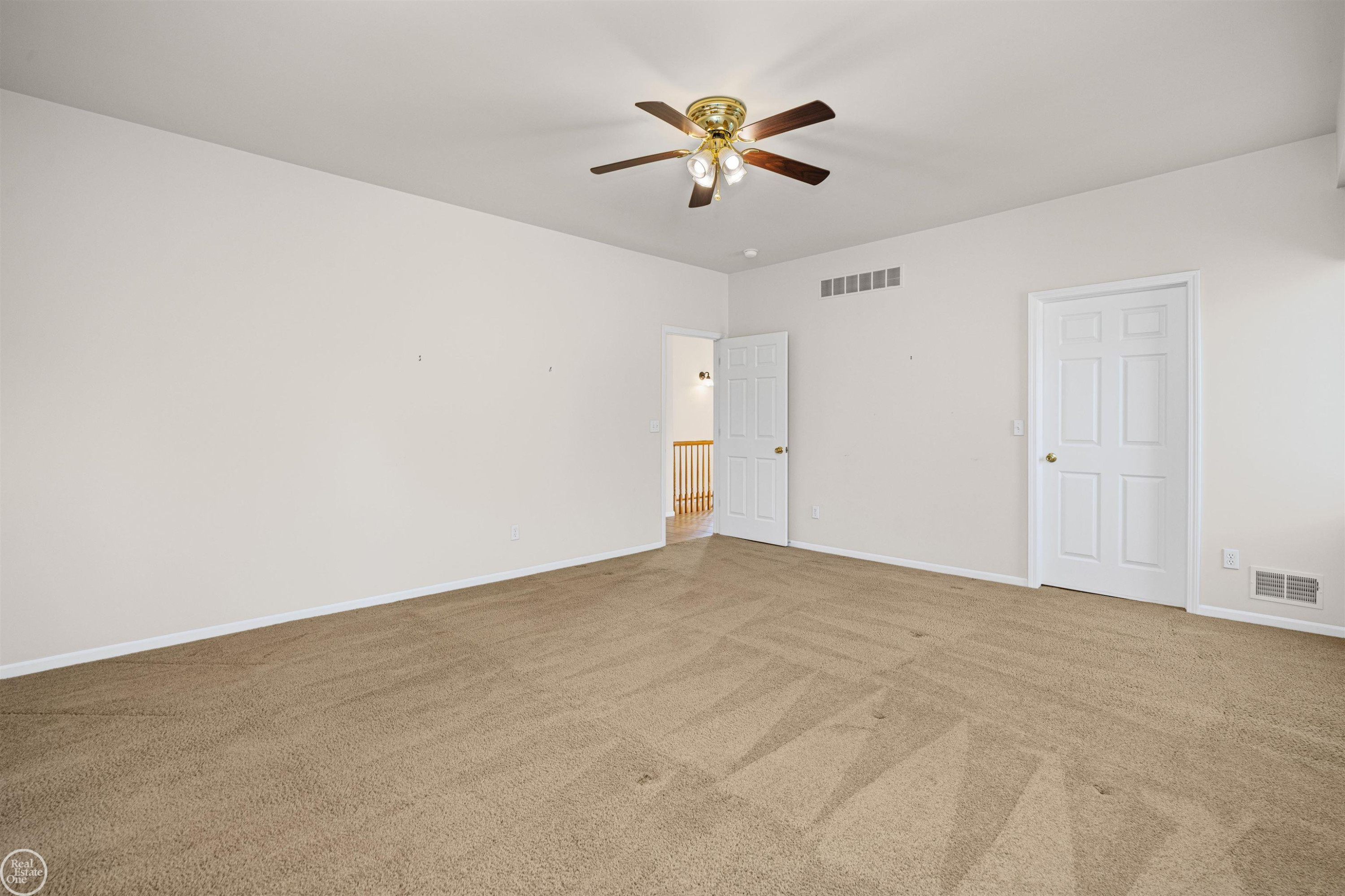 13782 Blue Beech Lane, Shelby Twp, MI 48315 — Photo 37