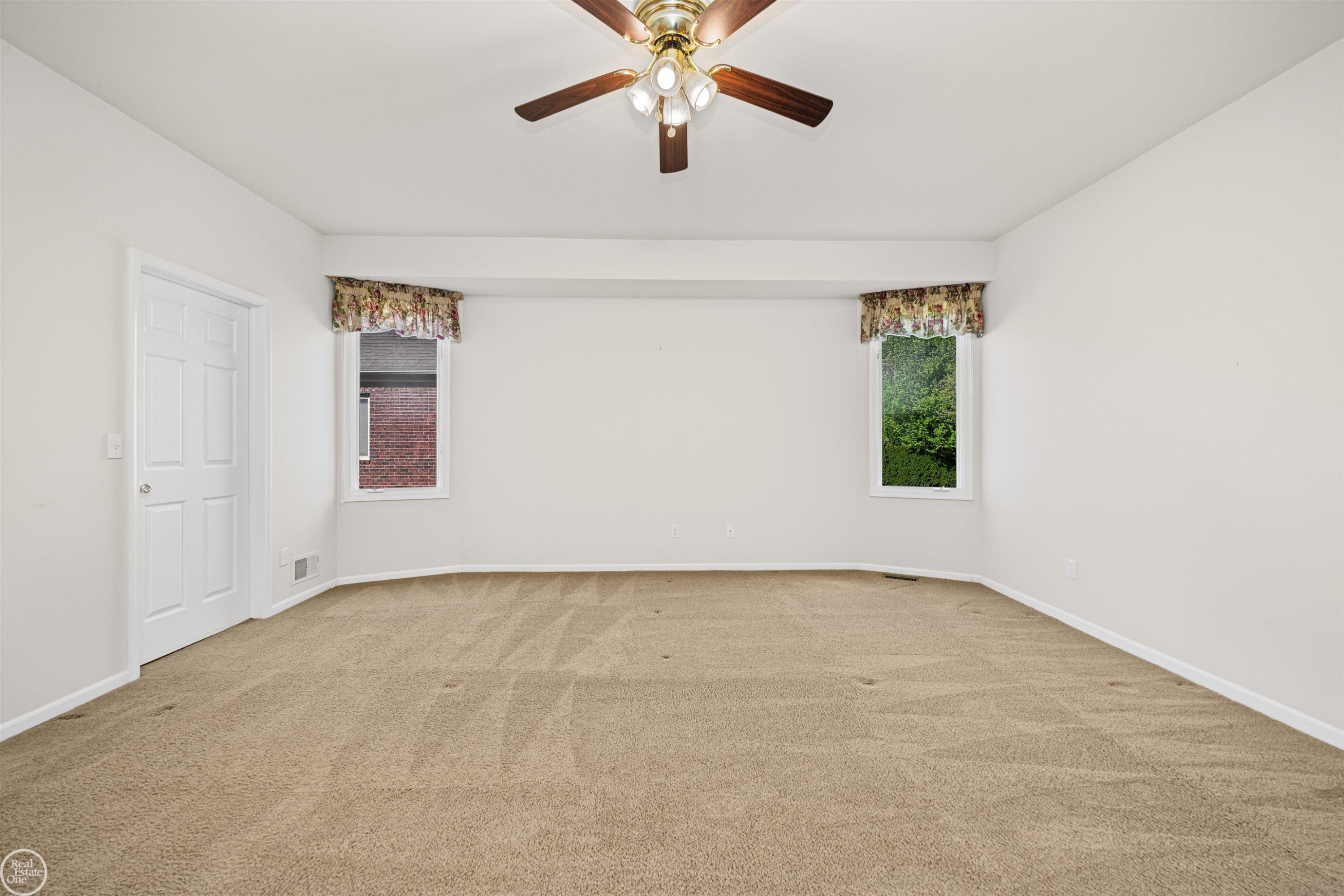 13782 Blue Beech Lane, Shelby Twp, MI 48315 — Photo 38
