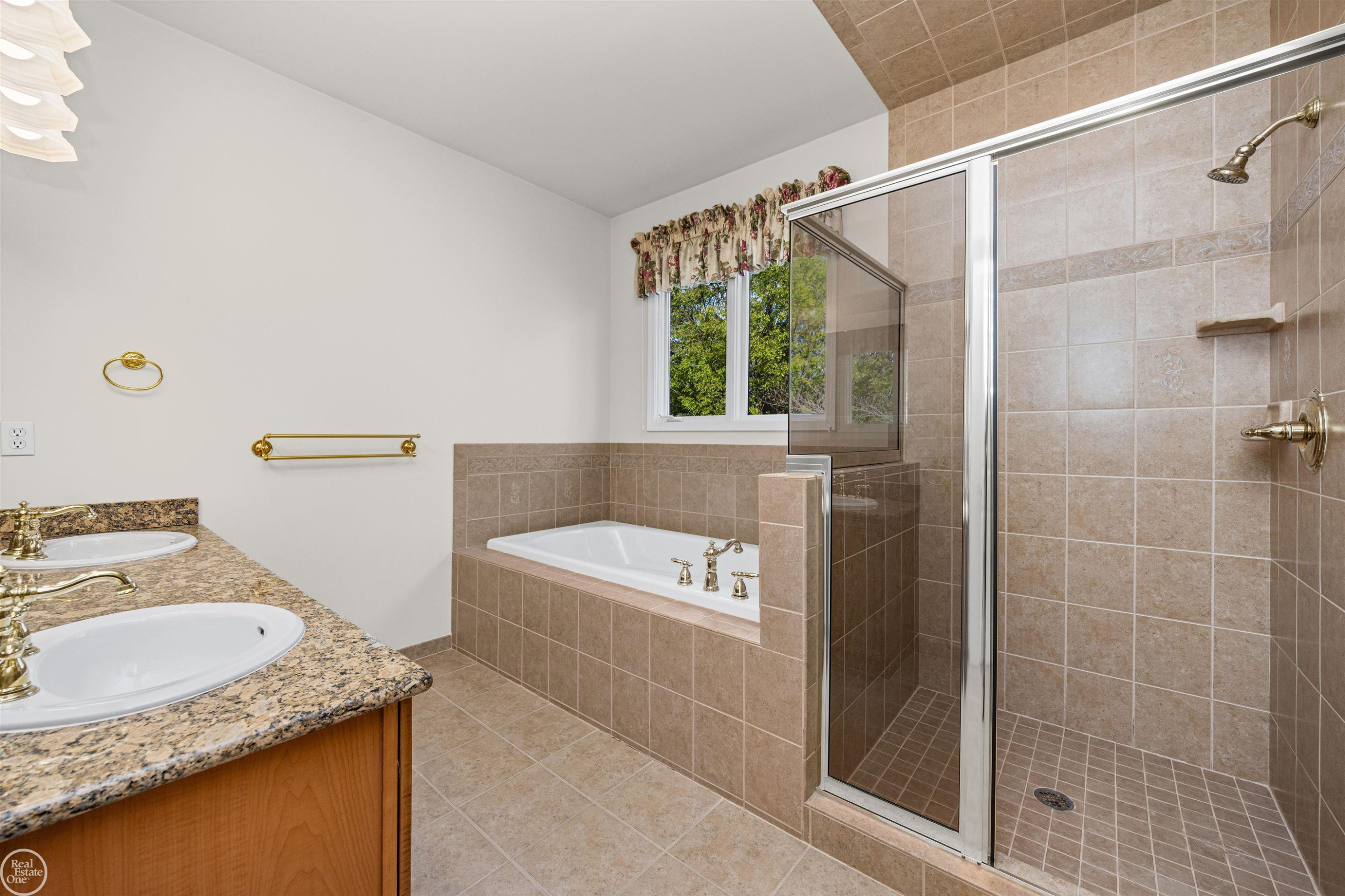13782 Blue Beech Lane, Shelby Twp, MI 48315 — Photo 39