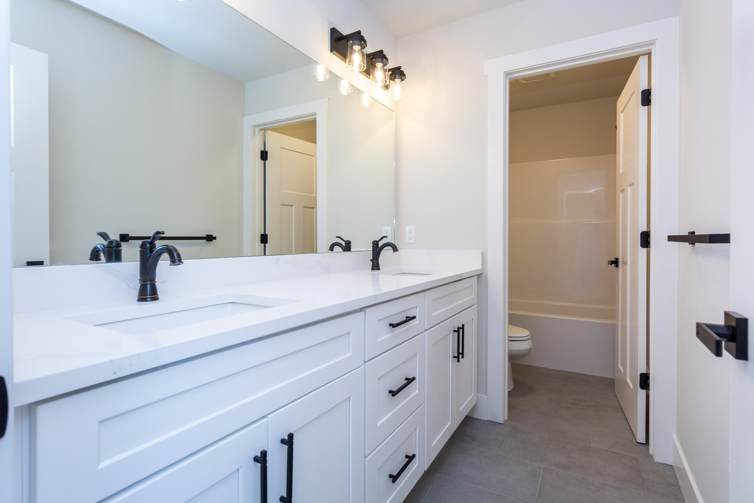 5194 Amelia Earhart Drive, Linden, MI 48451 — Photo 30