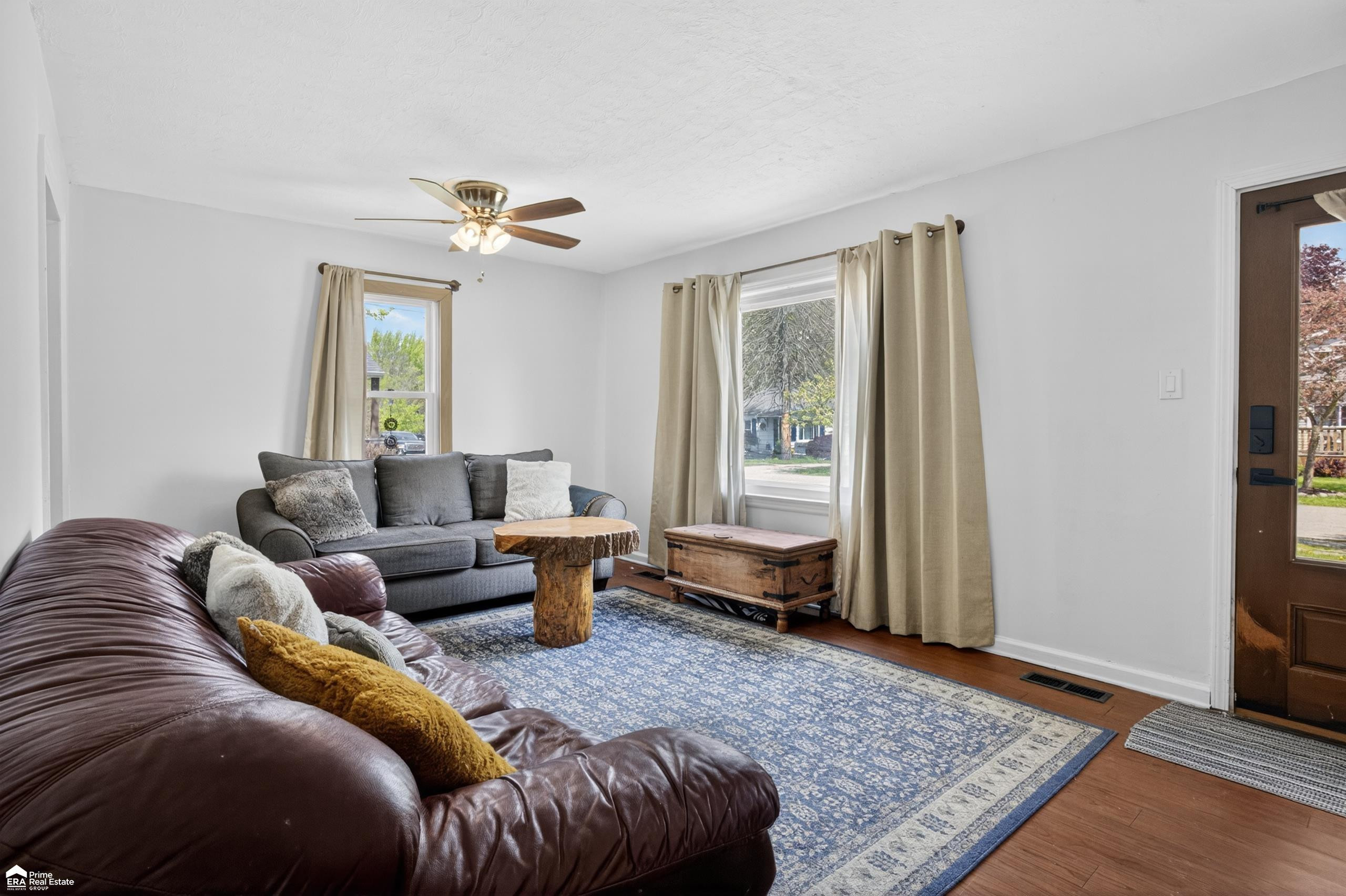 421 W Caroline Street, Fenton, MI 48430 — Photo 4