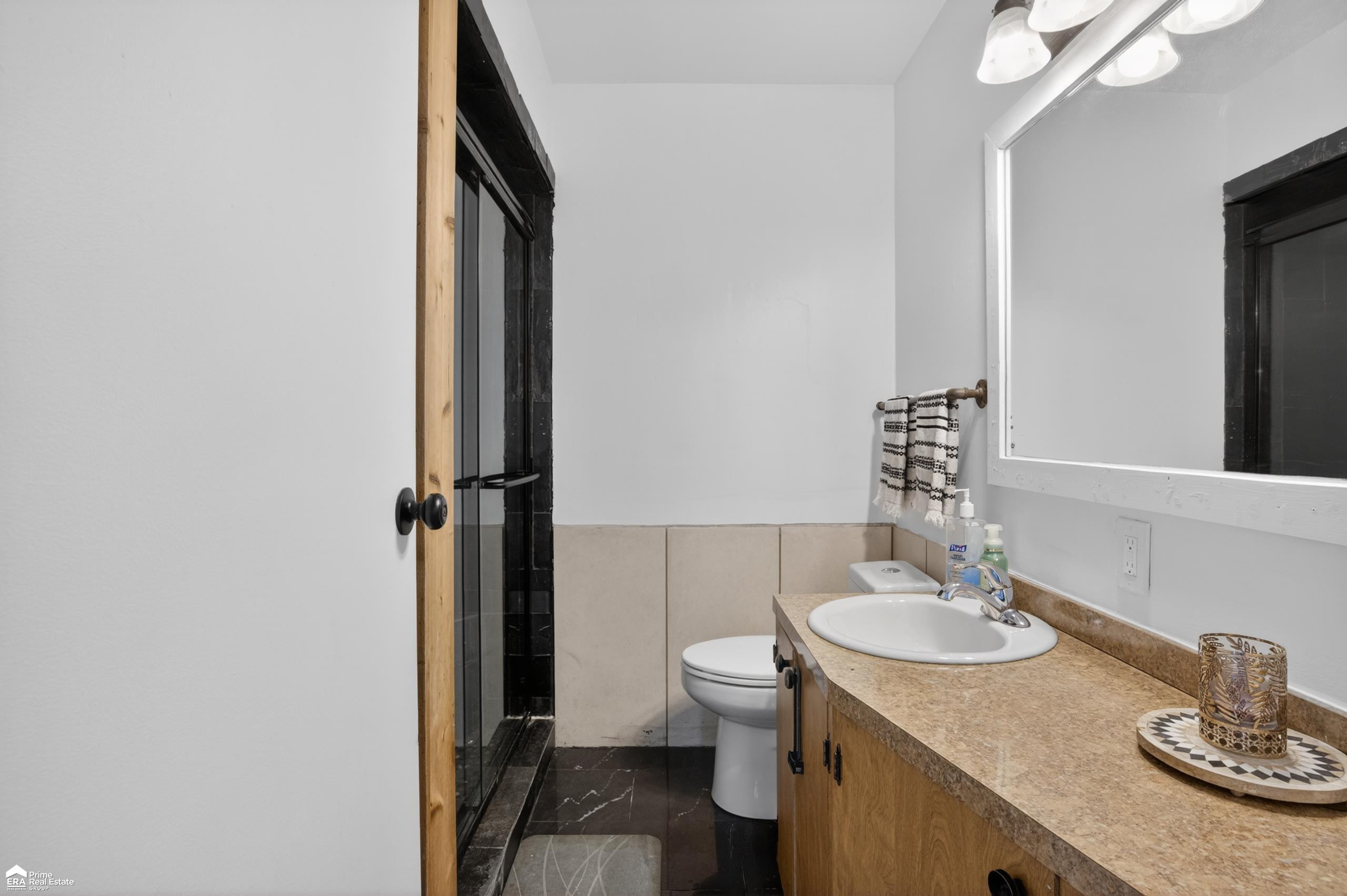 421 W Caroline Street, Fenton, MI 48430 — Photo 35