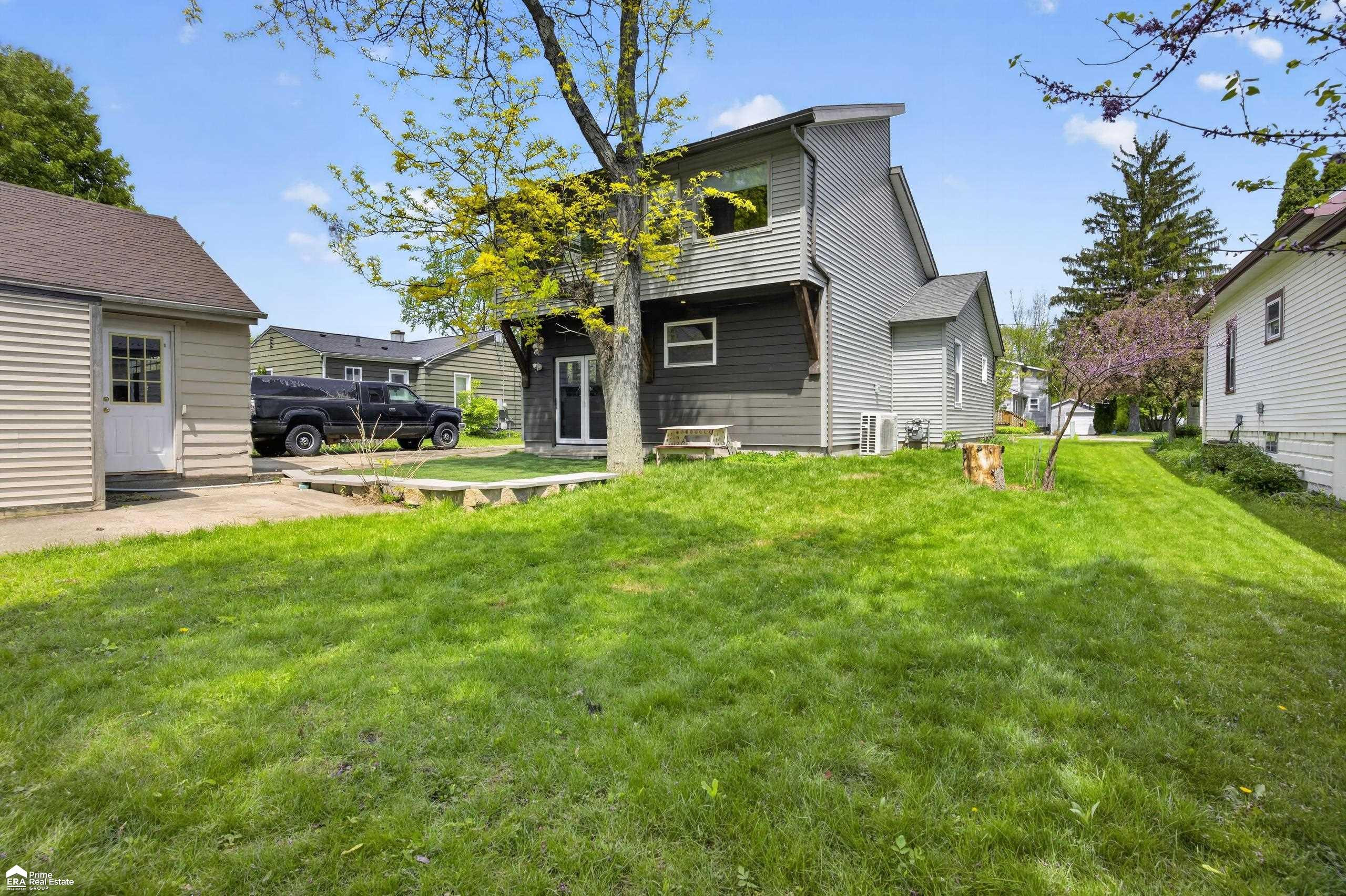 421 W Caroline Street, Fenton, MI 48430 — Photo 37